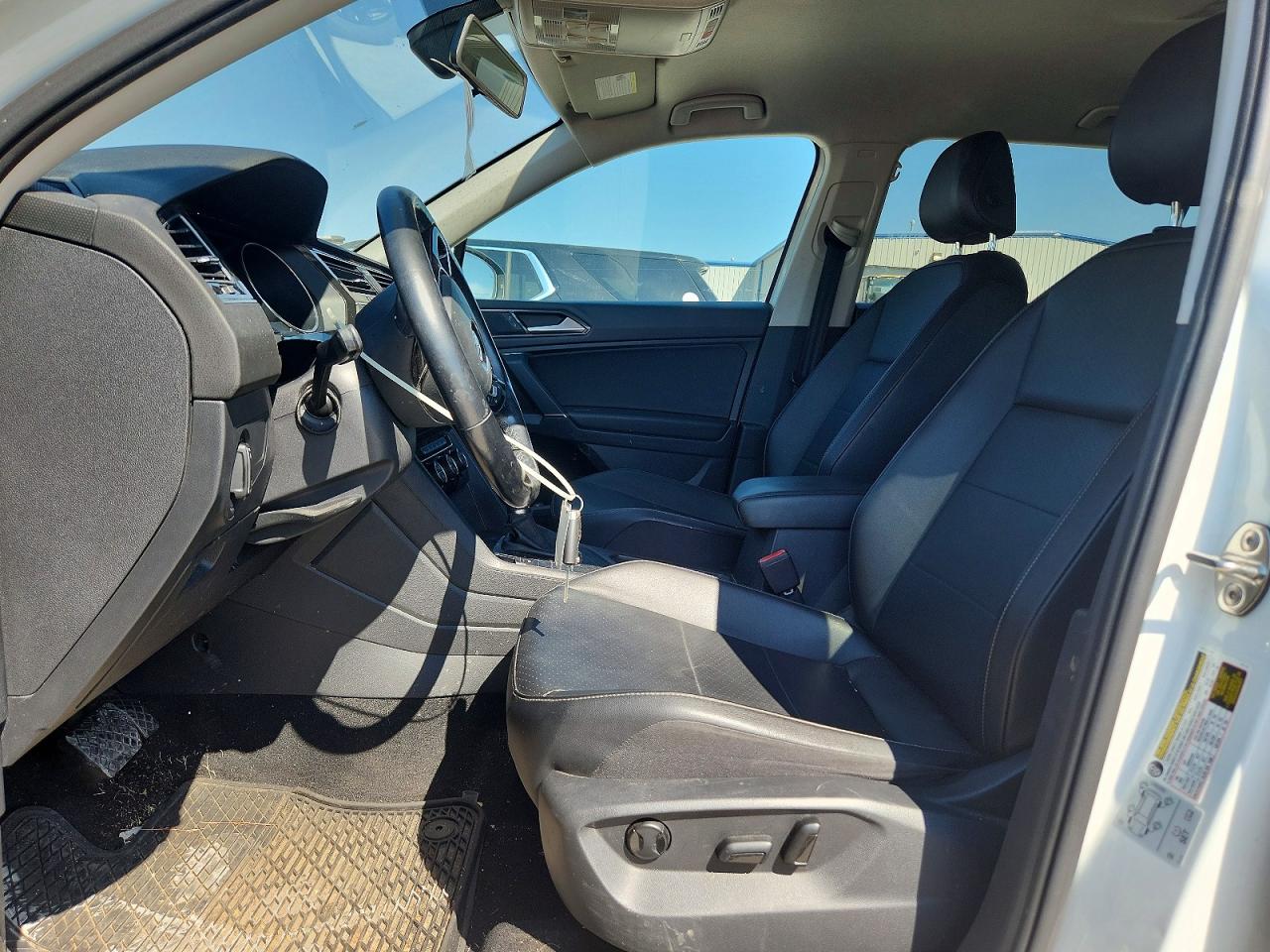 2018 Volkswagen Tiguan Se White vin: 3VV3B7AXXJM190854