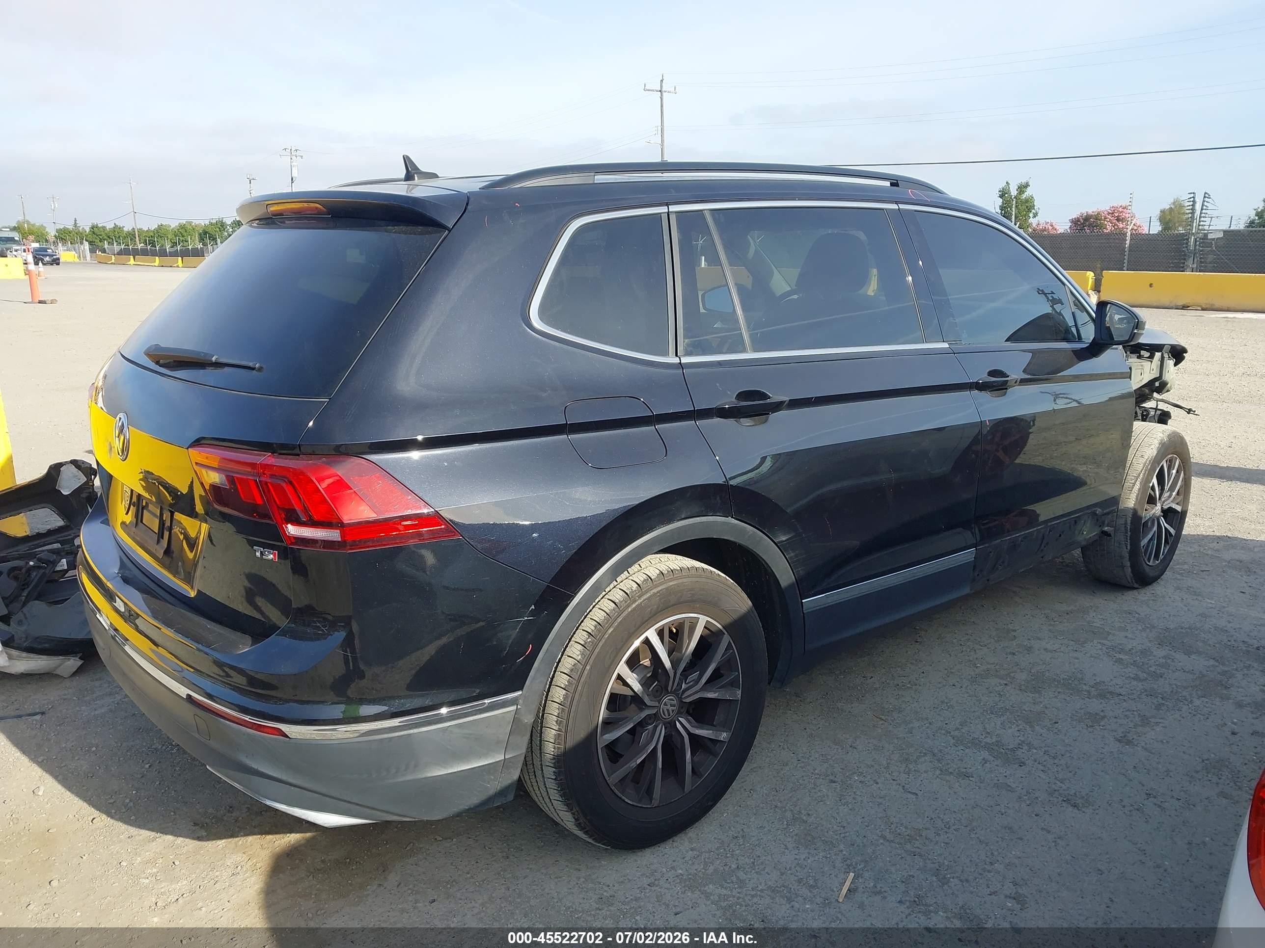 2018 Volkswagen Tiguan 2.0t Se/2.0t Sel Black vin: 3VV3B7AXXJM207300