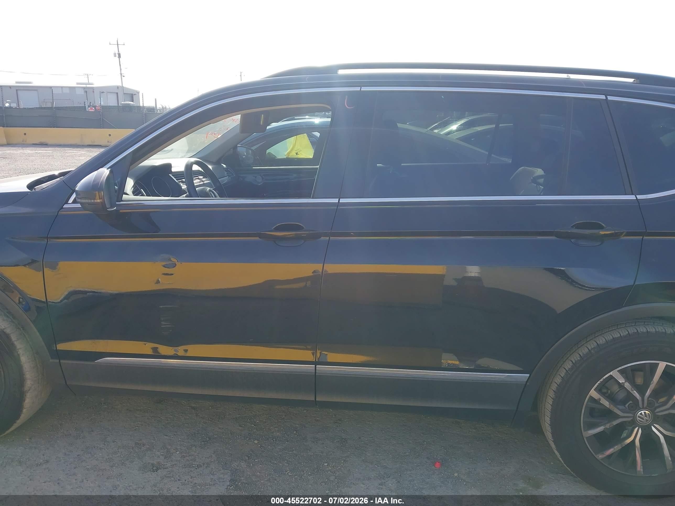 2018 Volkswagen Tiguan 2.0t Se/2.0t Sel Black vin: 3VV3B7AXXJM207300