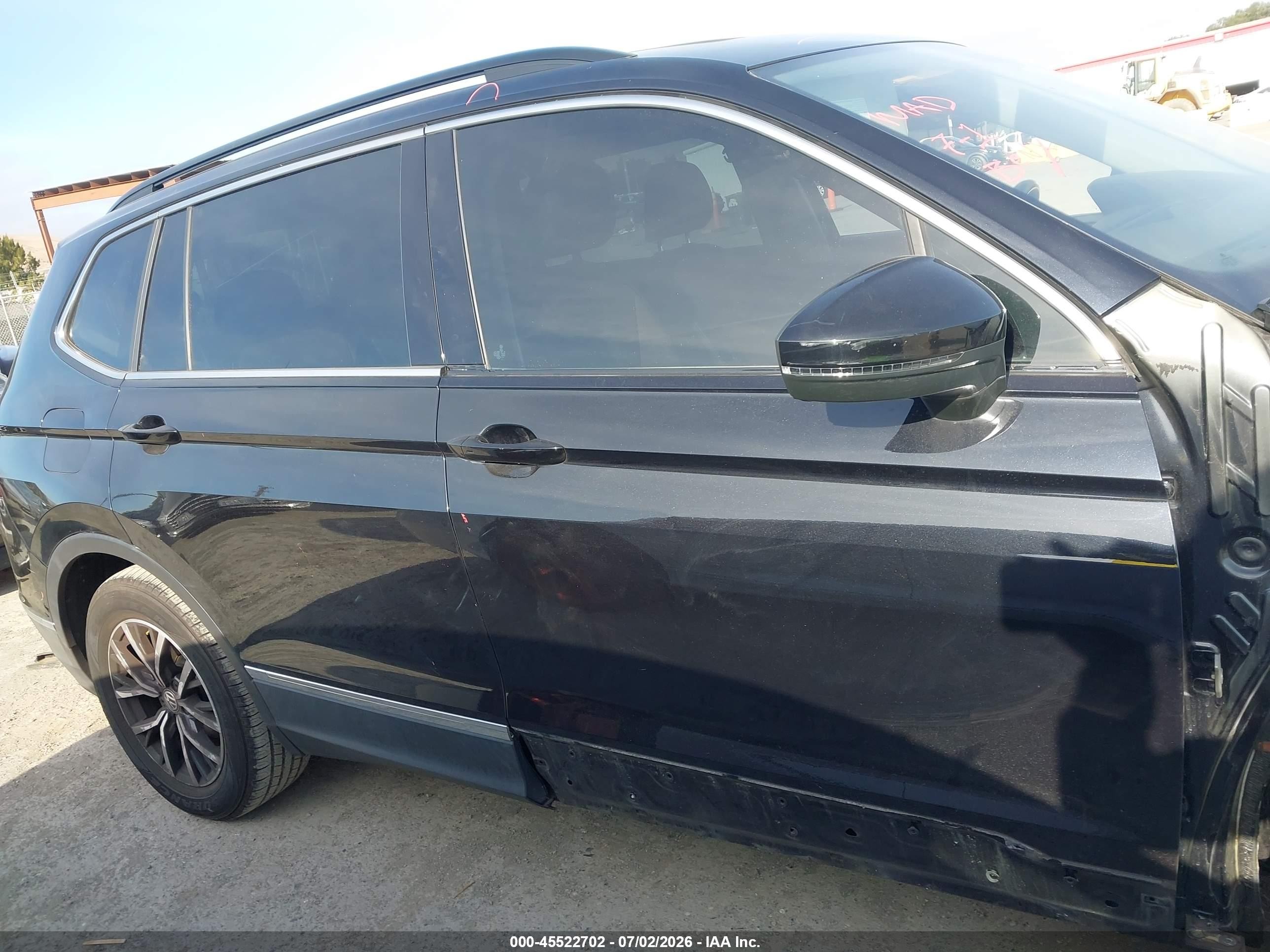 2018 Volkswagen Tiguan 2.0t Se/2.0t Sel Black vin: 3VV3B7AXXJM207300