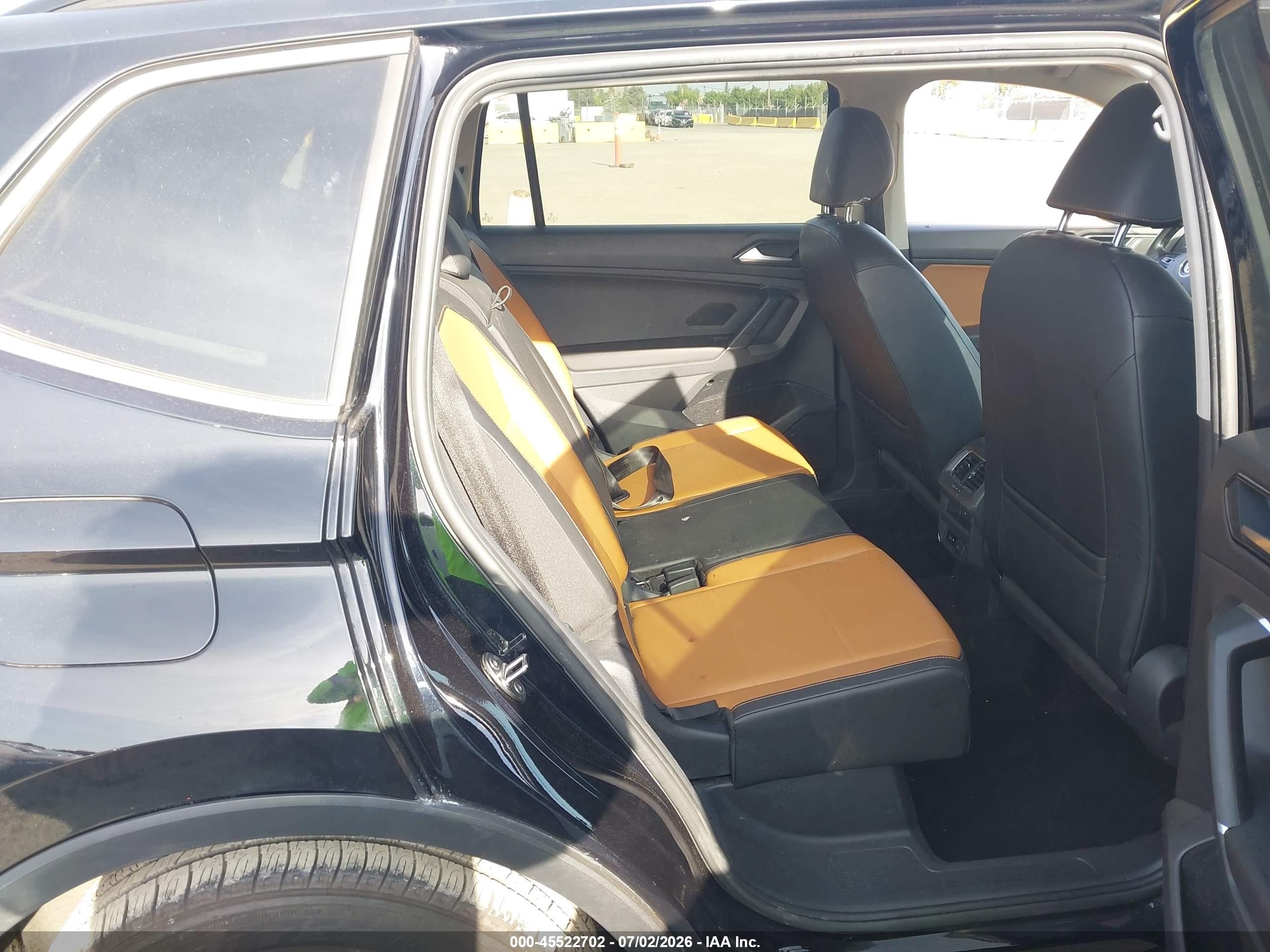 2018 Volkswagen Tiguan 2.0t Se/2.0t Sel Black vin: 3VV3B7AXXJM207300