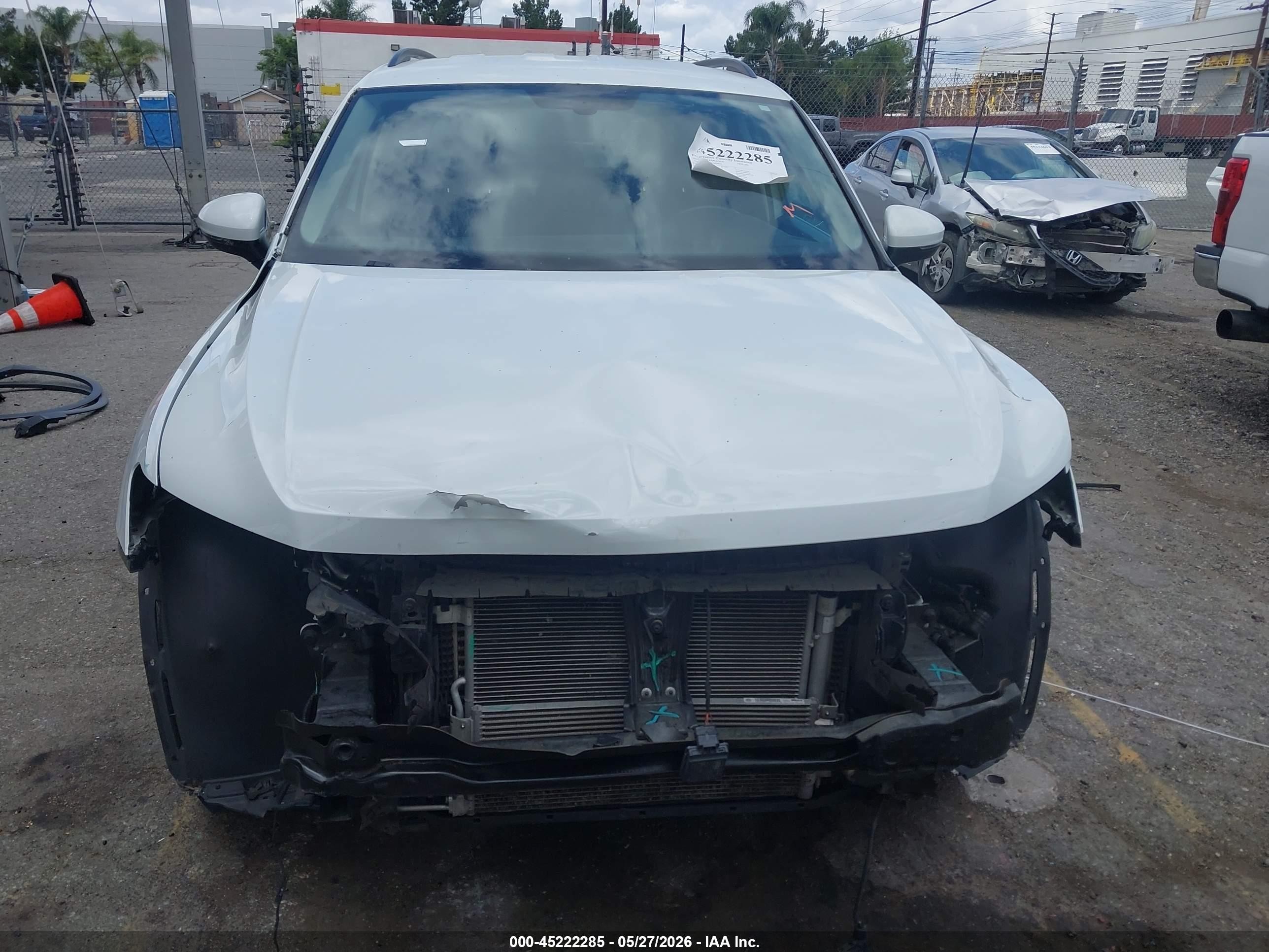 2020 Volkswagen Tiguan 2.0t Se/2.0t Se R-line Black/2.0t Sel White vin: 3VV3B7AXXLM028838