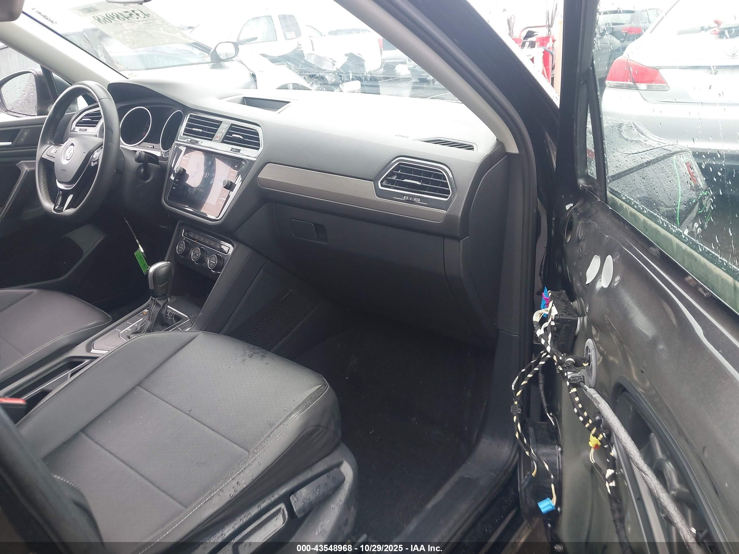 2021 Volkswagen Tiguan 2.0t Se/2.0t Se R-line Black/2.0t Sel Черный vin: 3VV3B7AXXMM077720