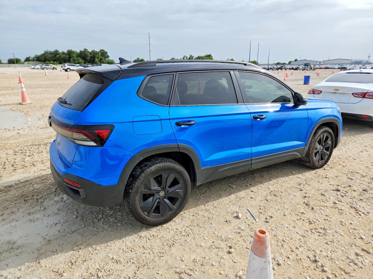 2025 Volkswagen Taos Se Black Blue vin: 3VV3C7B27SM007203