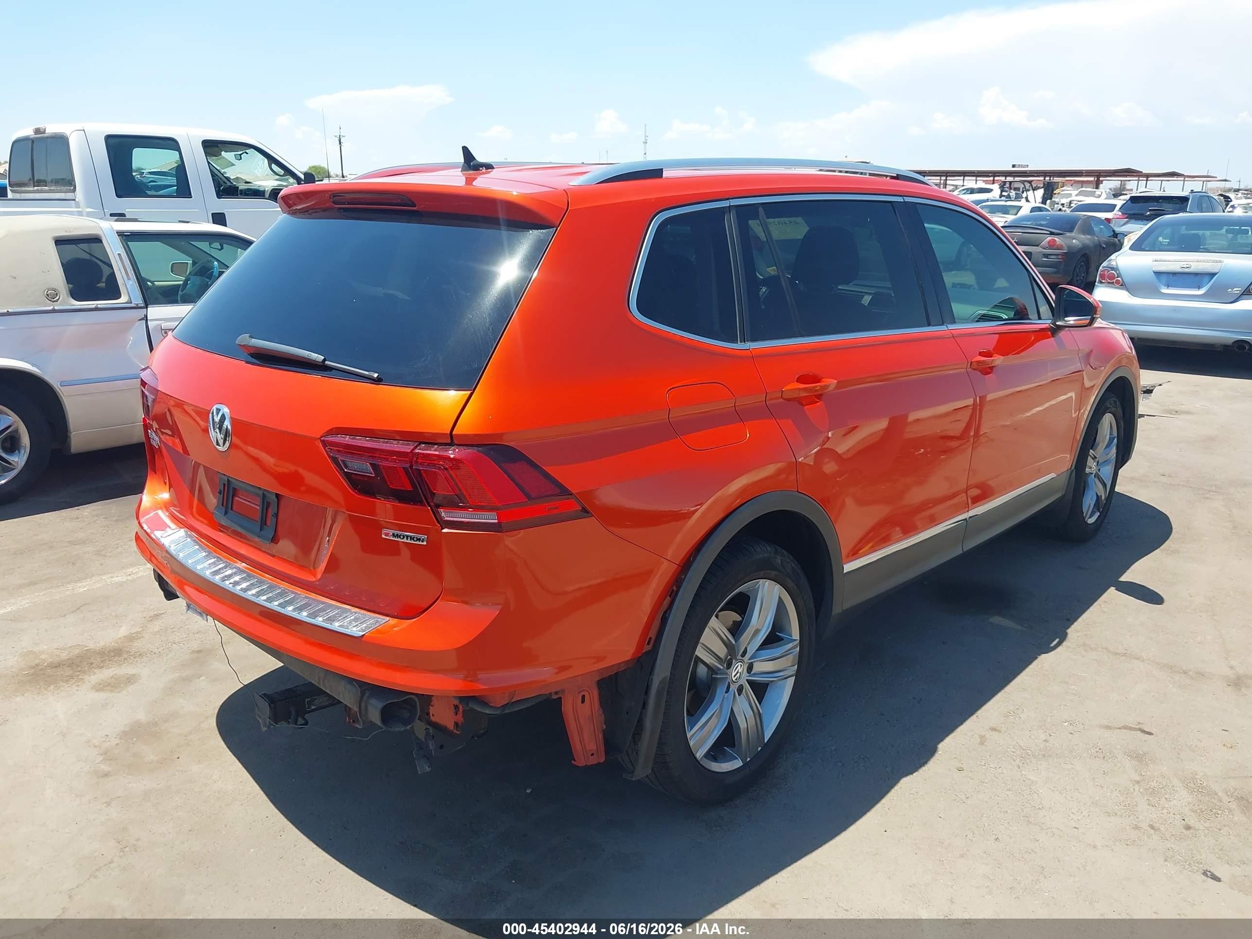 2019 Volkswagen Tiguan 2.0t Sel Premium/2.0t Sel Premium R-line Orange vin: 3VV4B7AX0KM039396