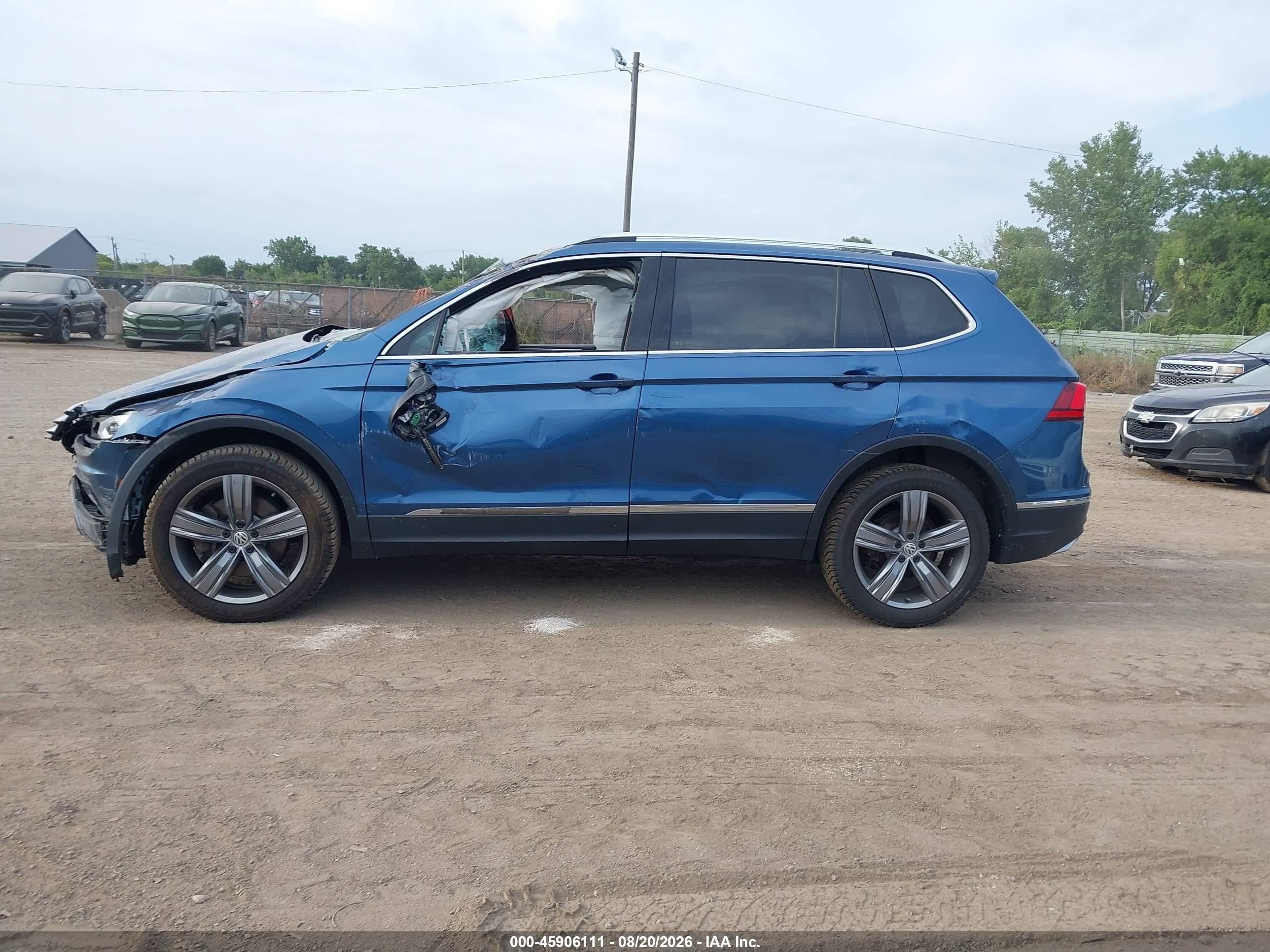 2018 Volkswagen Tiguan 2.0t Sel Premium Blue vin: 3VV4B7AX8JM196317
