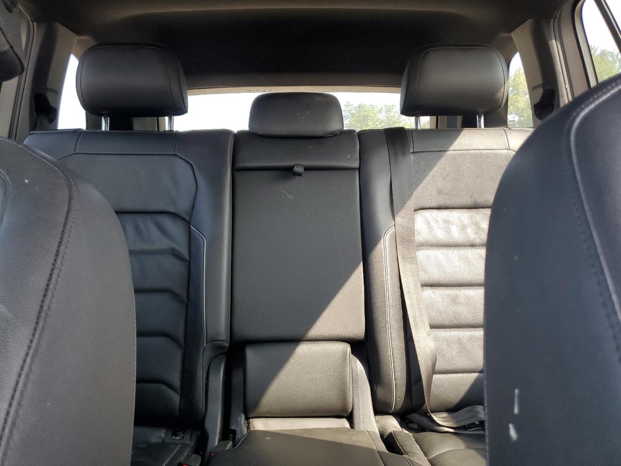 2020 Volkswagen Tiguan Sel Premium R-line Серебряный vin: 3VV4B7AXXLM044851