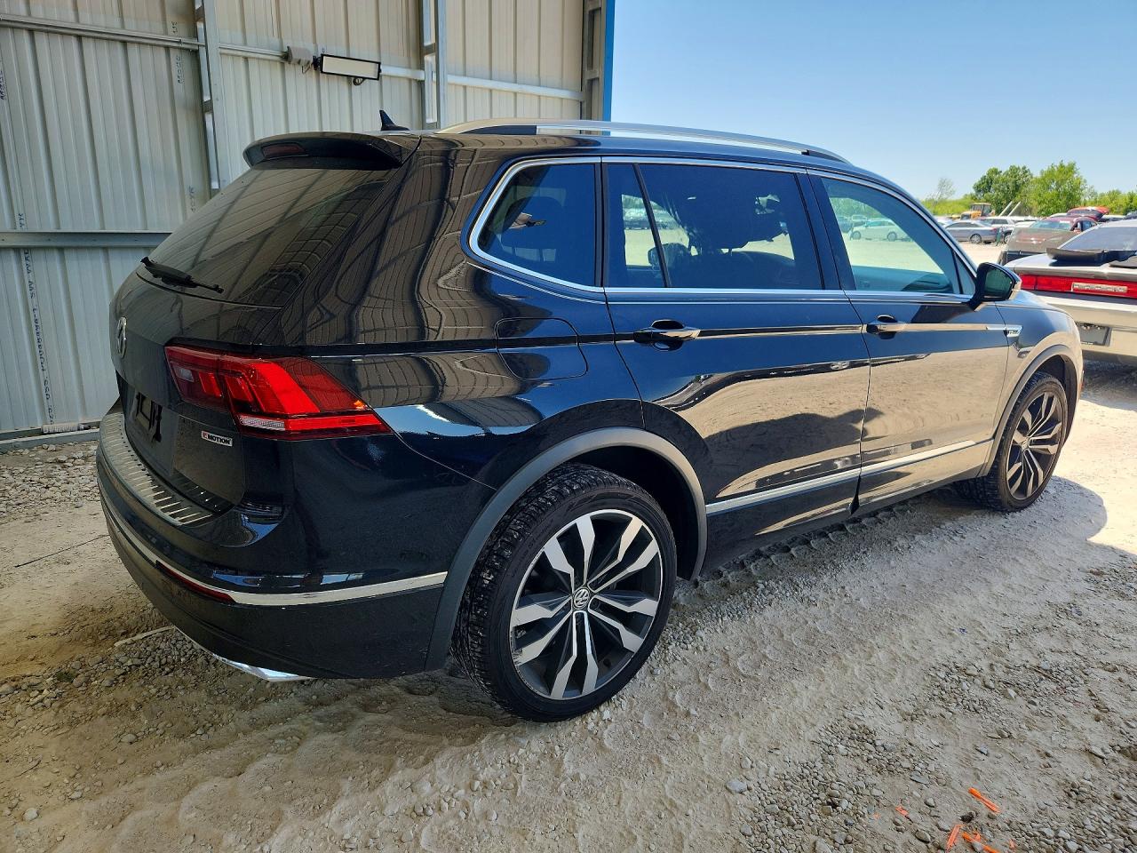 2020 Volkswagen Tiguan Sel Premium R-line Черный vin: 3VV4B7AXXLM072813