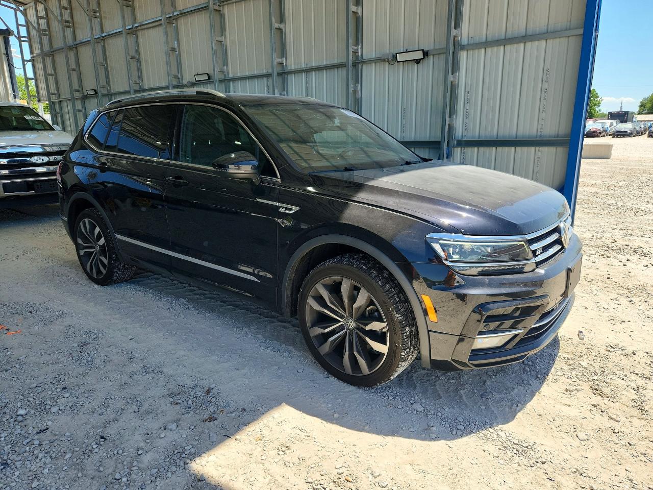 2020 Volkswagen Tiguan Sel Premium R-line Черный vin: 3VV4B7AXXLM072813