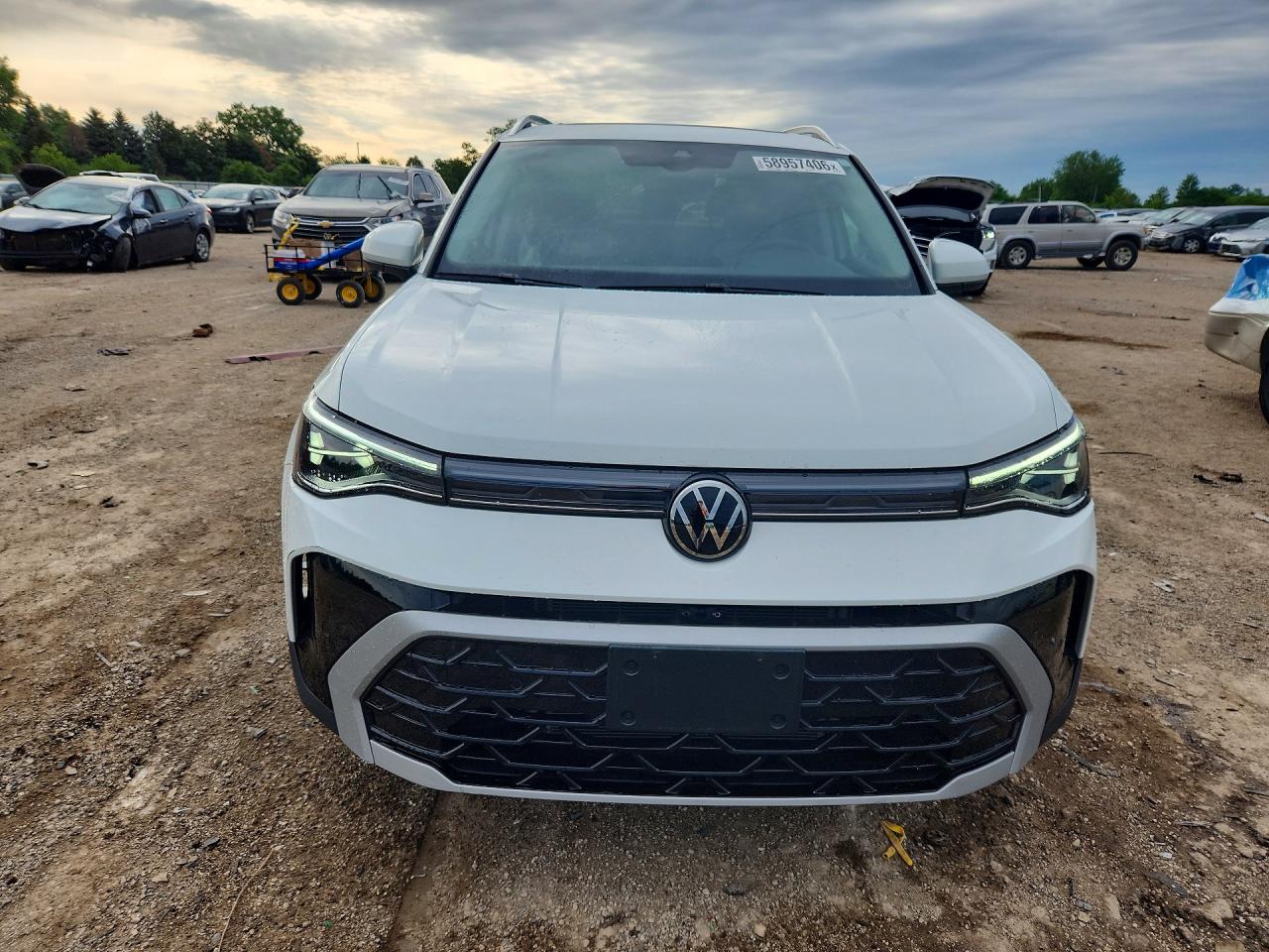 2025 Volkswagen Taos Sel Белый vin: 3VV4C7B25SM016065