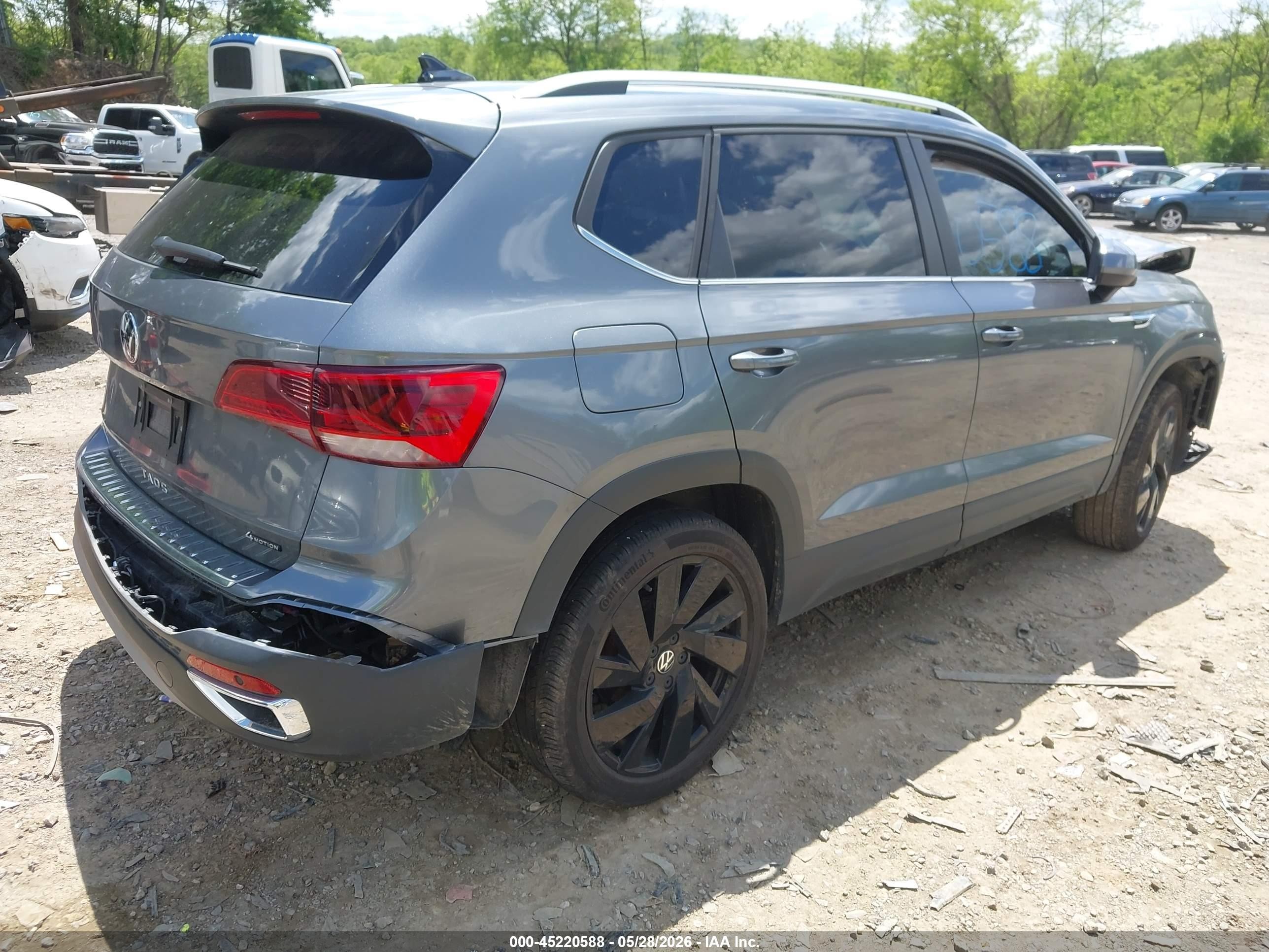 2024 Volkswagen Taos 1.5t Sel Gray vin: 3VV4X7B20RM034794