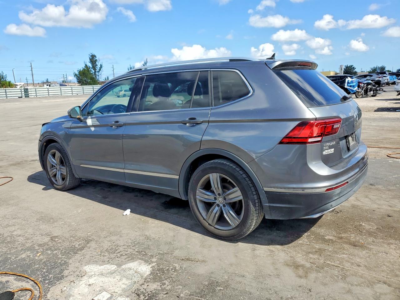 2018 Volkswagen Tiguan Sel Premium Gray vin: 3VV5B7AX8JM103574