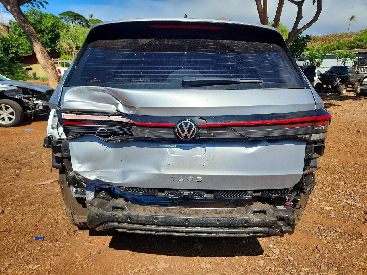 2025 Volkswagen Taos Silver vin: 3VV5C7B27SM012443