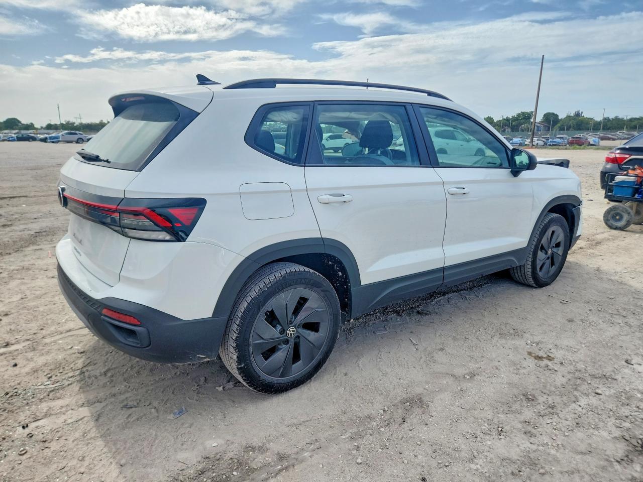 2026 Volkswagen Taos S White vin: 3VV5C7B27TM000178