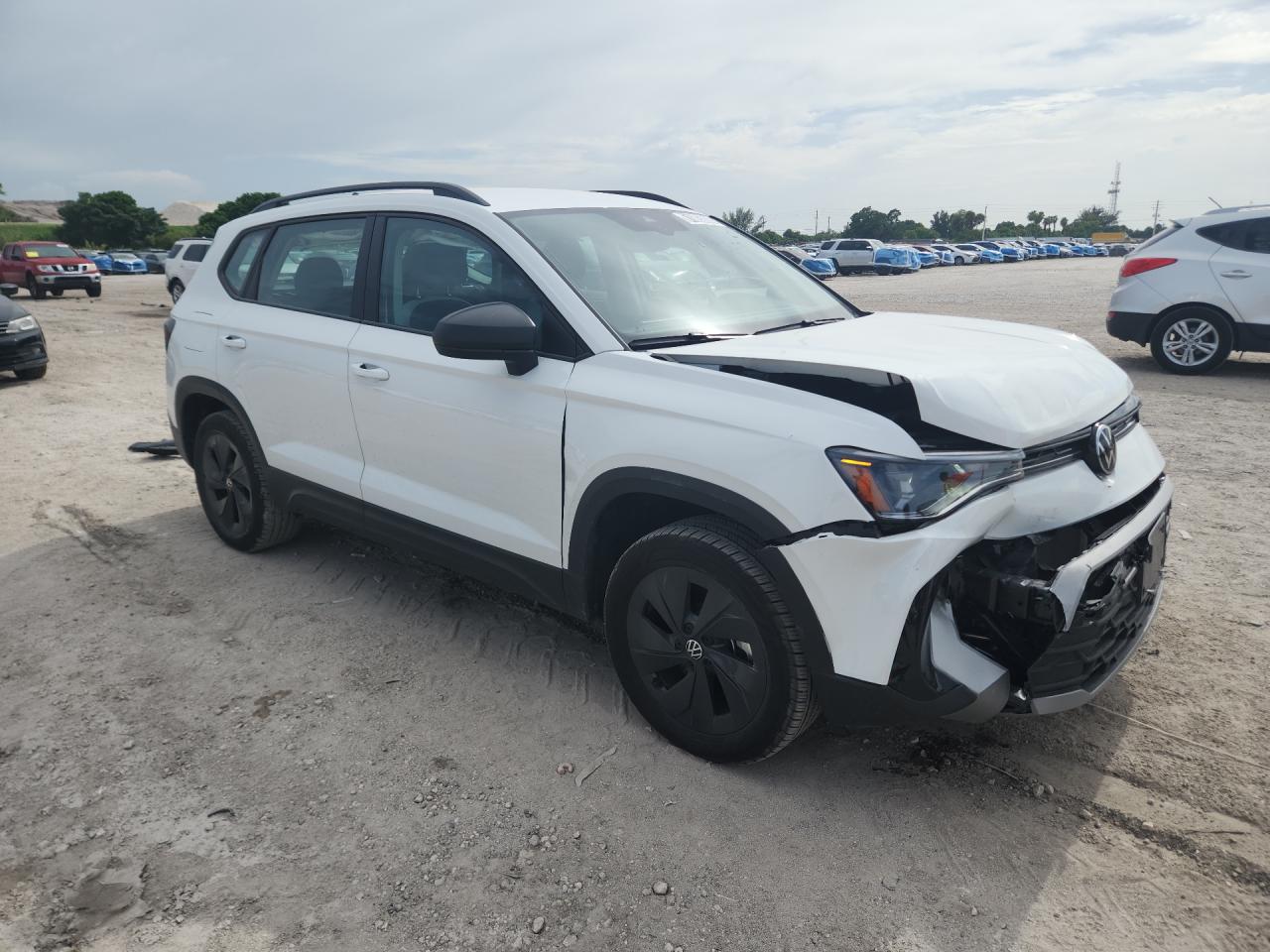 2026 Volkswagen Taos S White vin: 3VV5C7B27TM000178 Damage: Right Front Fender, Misaligned, Repair Required