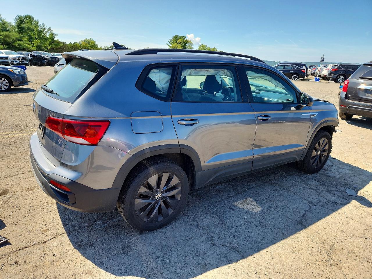 2024 Volkswagen Taos S Gray vin: 3VV5X7B24RM074669