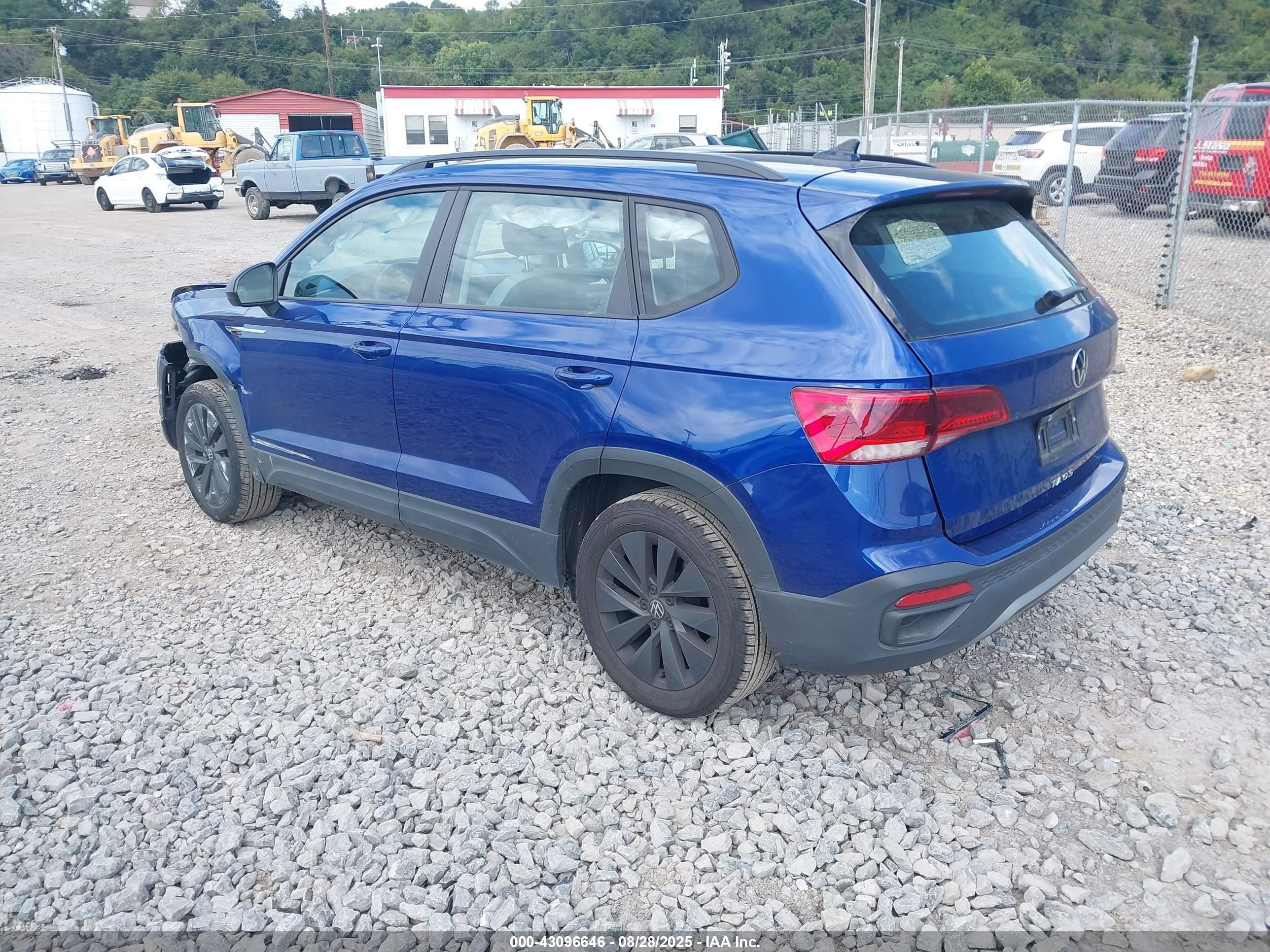2024 Volkswagen Taos 1.5t S Синий vin: 3VV5X7B28RM115949