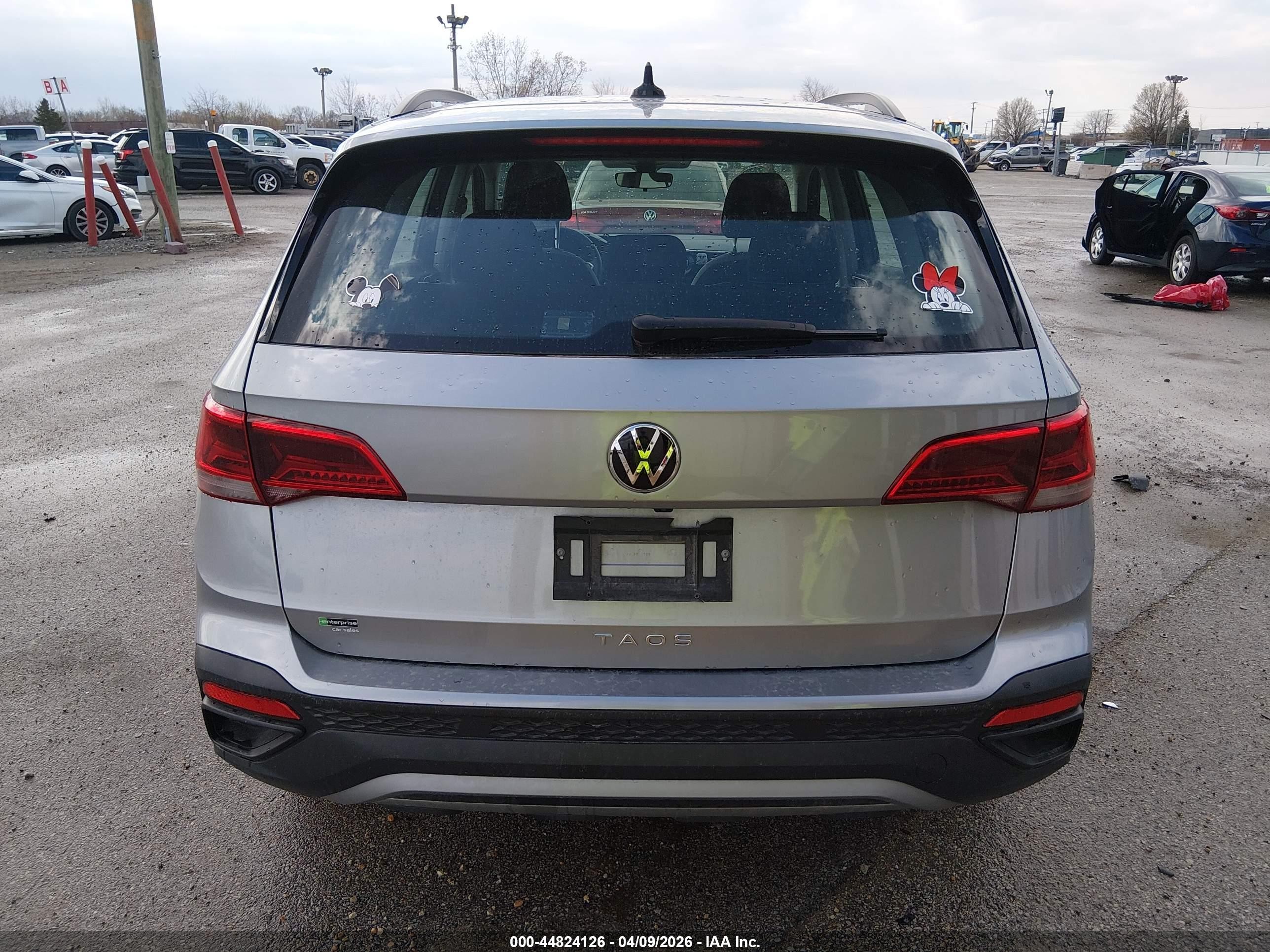 2024 Volkswagen Taos 1.5t S Серебряный vin: 3VV5X7B29RM020333