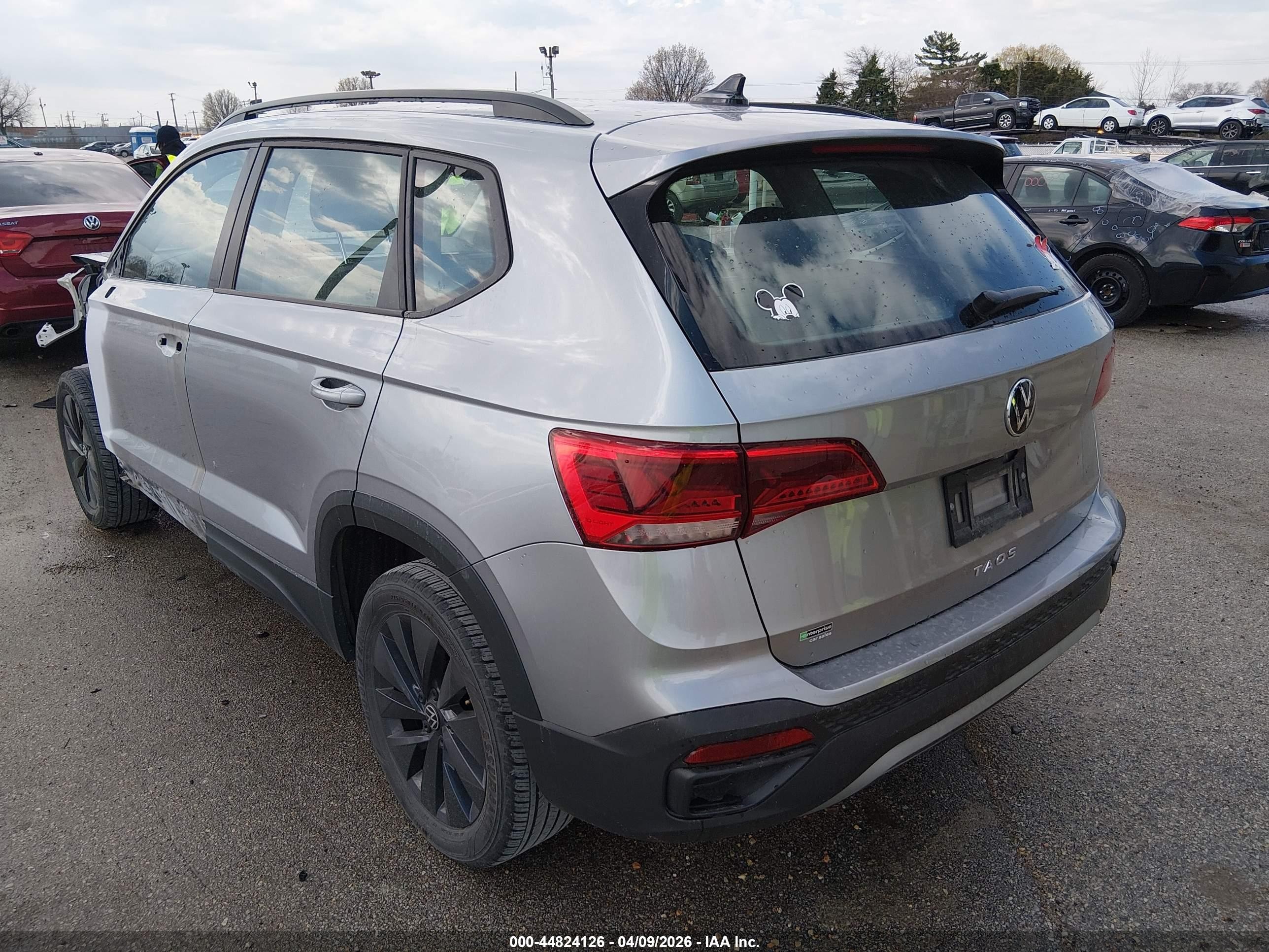 2024 Volkswagen Taos 1.5t S Серебряный vin: 3VV5X7B29RM020333