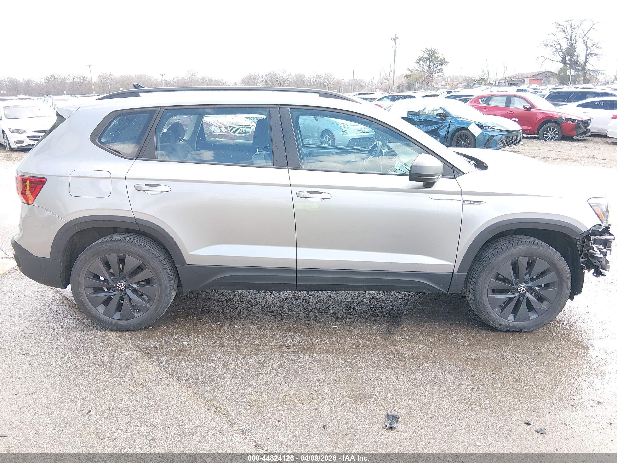 2024 Volkswagen Taos 1.5t S Серебряный vin: 3VV5X7B29RM020333
