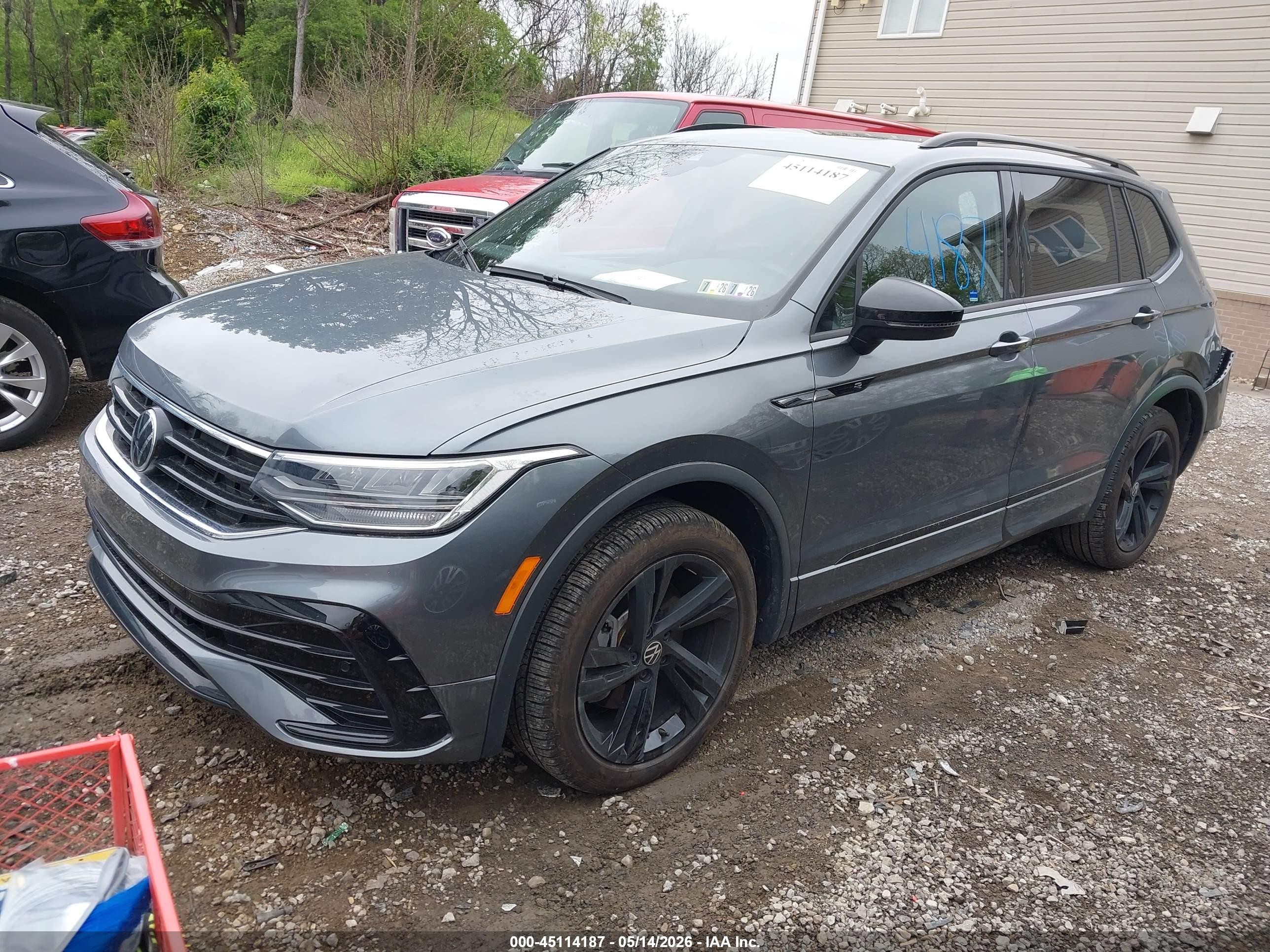 2024 Volkswagen Tiguan 2.0t Se R-line Black Gray vin: 3VV8B7AX8RM094769