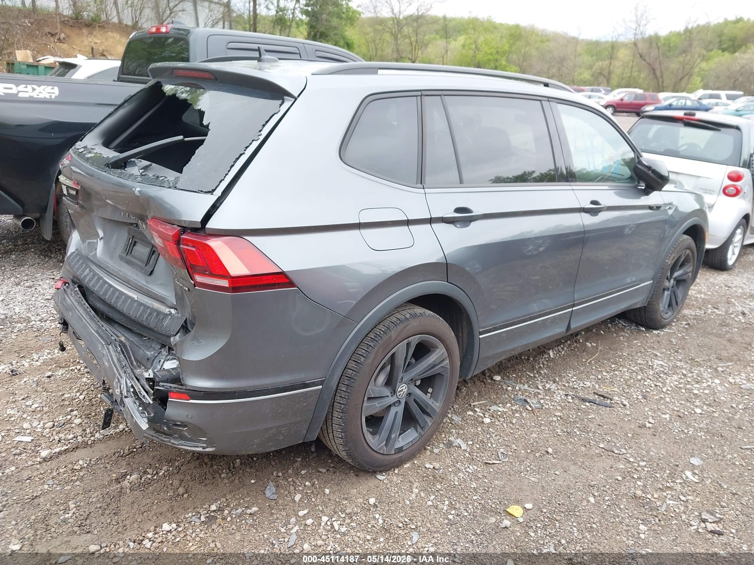 2024 Volkswagen Tiguan 2.0t Se R-line Black Gray vin: 3VV8B7AX8RM094769