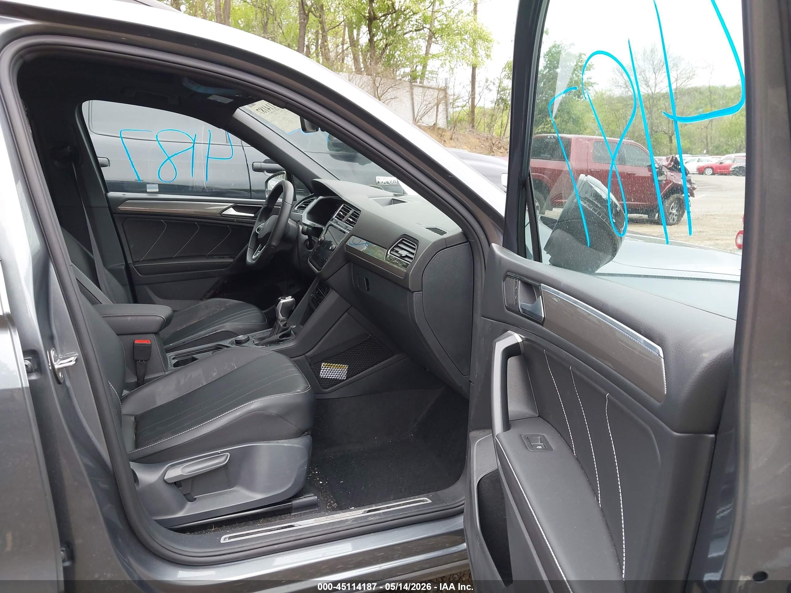 2024 Volkswagen Tiguan 2.0t Se R-line Black Gray vin: 3VV8B7AX8RM094769