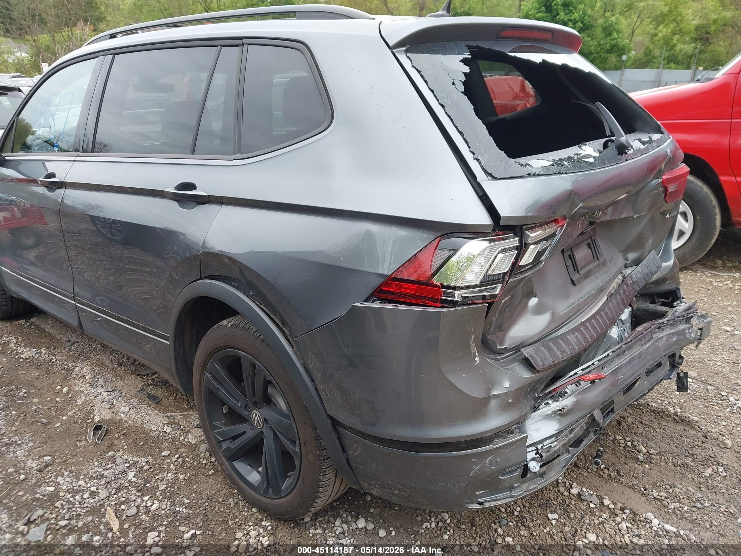 2024 Volkswagen Tiguan 2.0t Se R-line Black Gray vin: 3VV8B7AX8RM094769