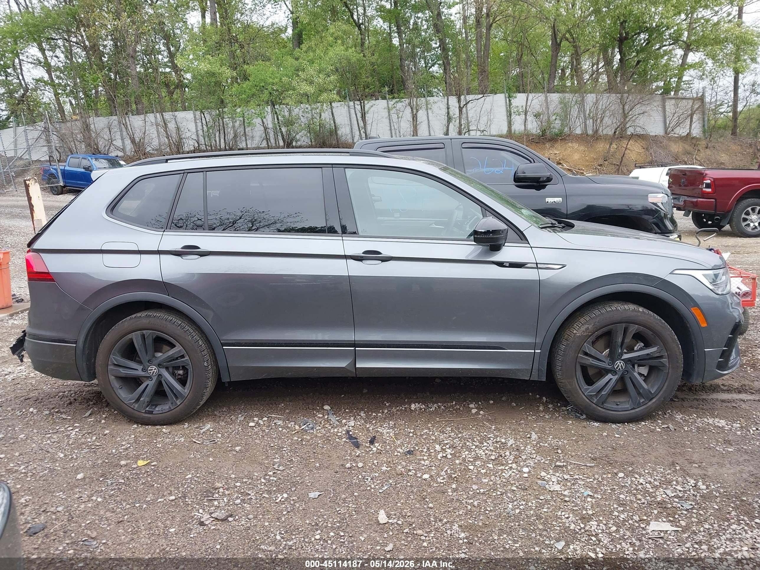 2024 Volkswagen Tiguan 2.0t Se R-line Black Gray vin: 3VV8B7AX8RM094769