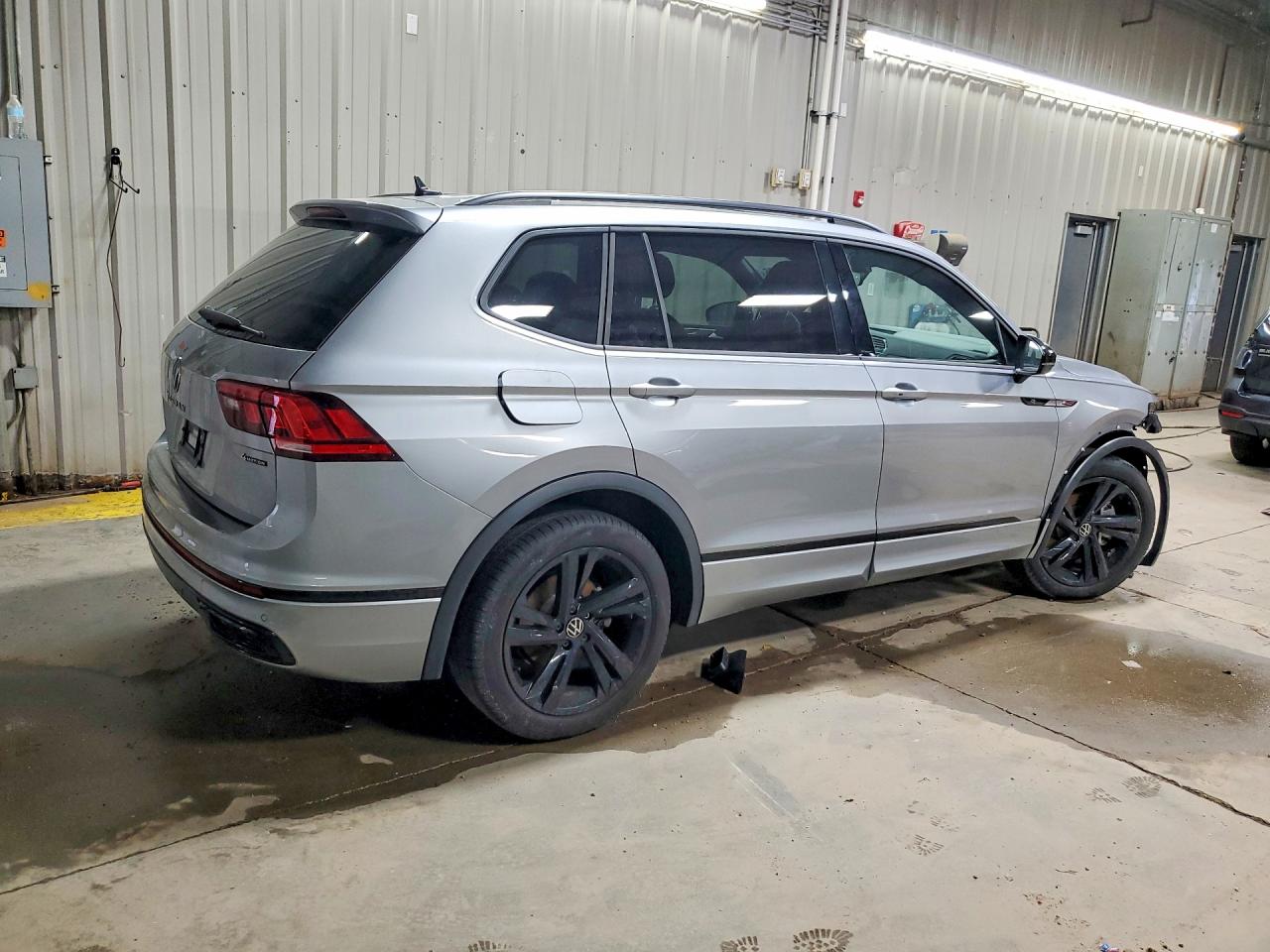 2024 Volkswagen Tiguan Se R-line Black Silver vin: 3VV8B7AX9RM104287