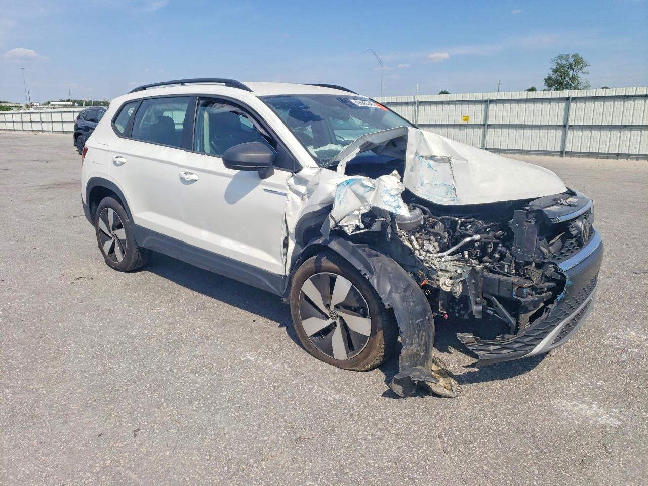 2024 Volkswagen Taos S White vin: 3VV8X7B23RM018767