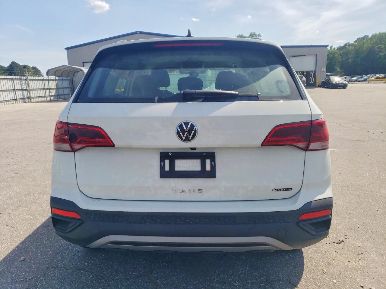 2024 Volkswagen Taos S White vin: 3VV8X7B23RM018767