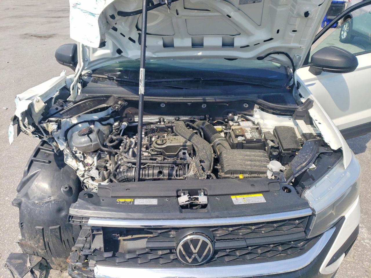 2024 Volkswagen Taos S White vin: 3VV8X7B23RM018767