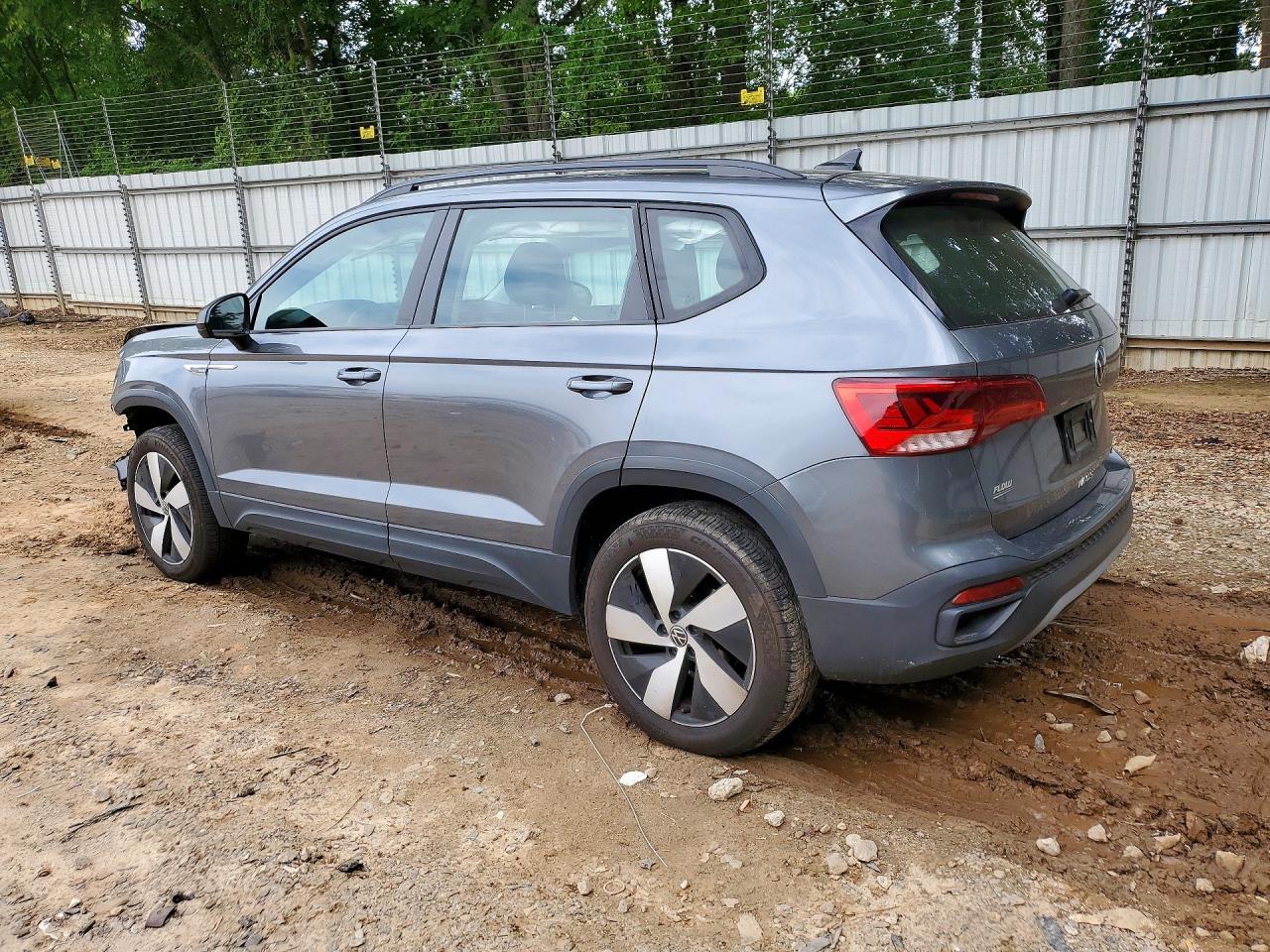 2024 Volkswagen Taos S Gray vin: 3VV8X7B26RM046983