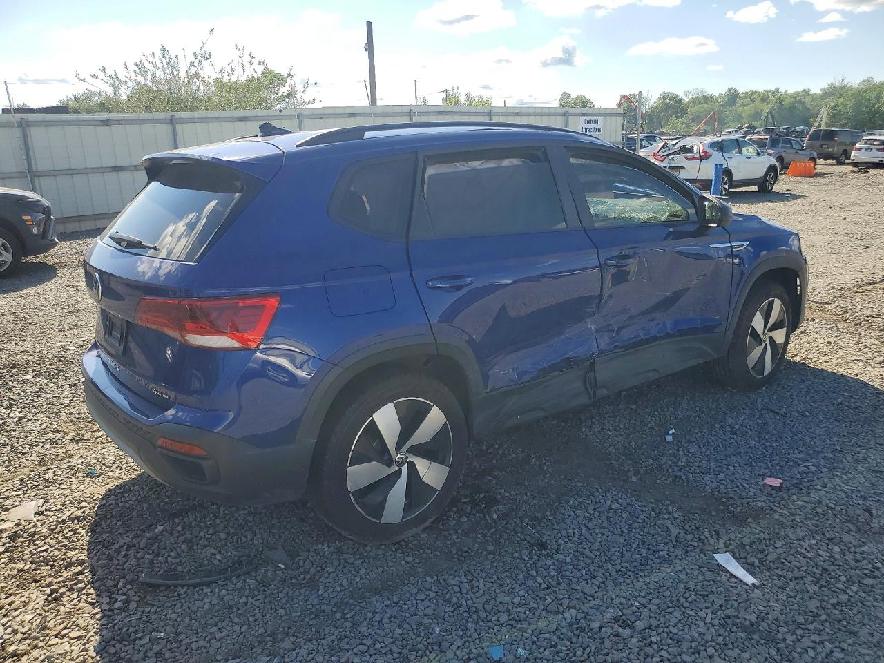 2024 Volkswagen Taos S Blue vin: 3VV8X7B2XRM072616