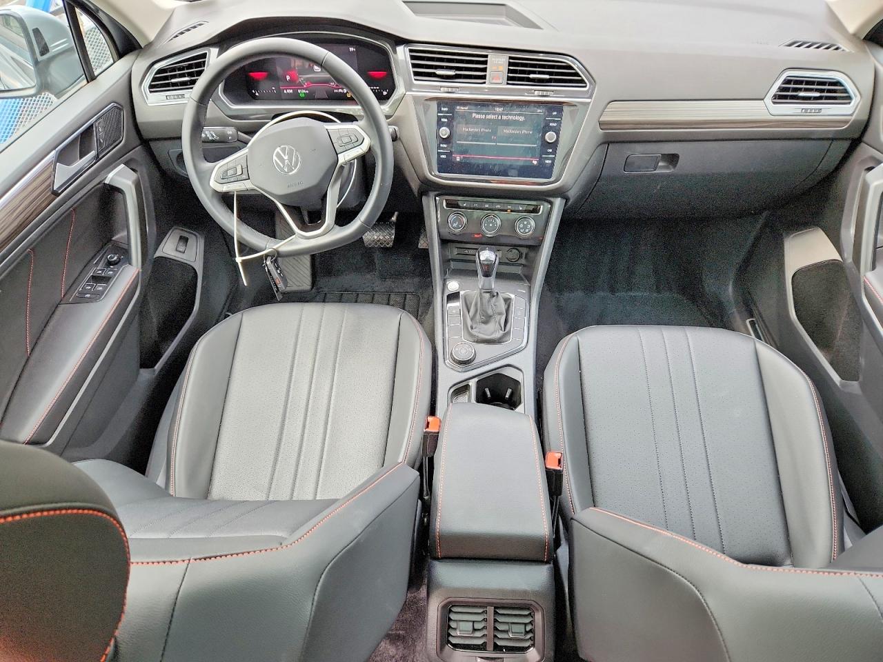 2024 Volkswagen Tiguan Wolfsburg Gray vin: 3VVAB7AX0RM218079