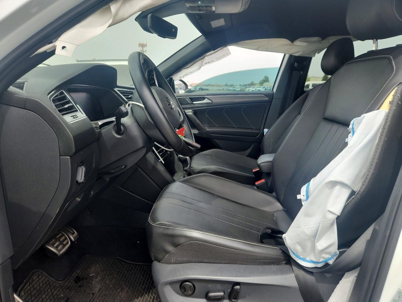 2022 Volkswagen Tiguan Se R-line Black Белый vin: 3VVCB7AX1NM022199