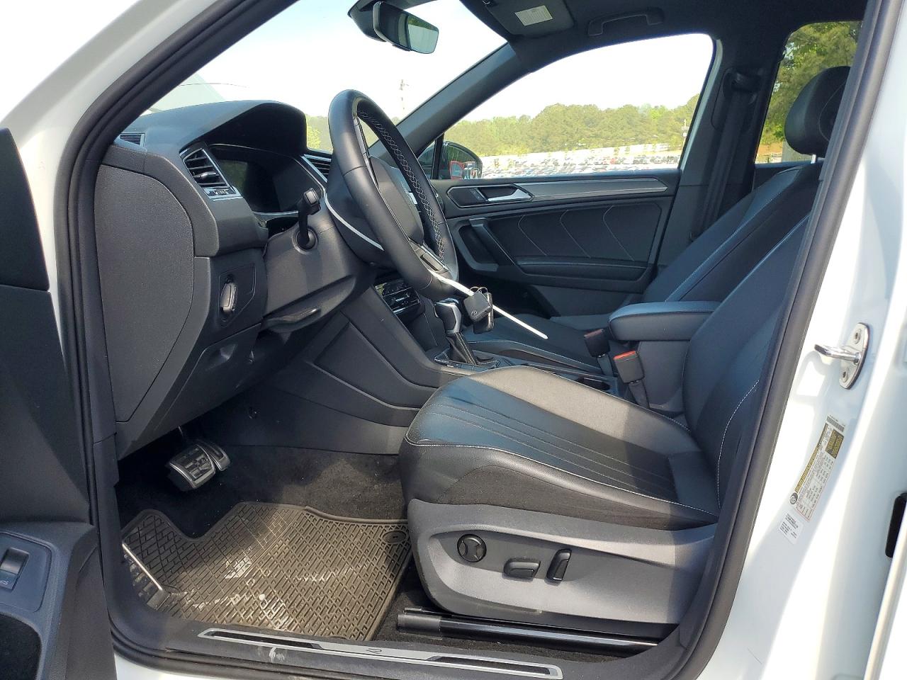 2023 Volkswagen Tiguan Se R-line Black White vin: 3VVCB7AX2PM038771