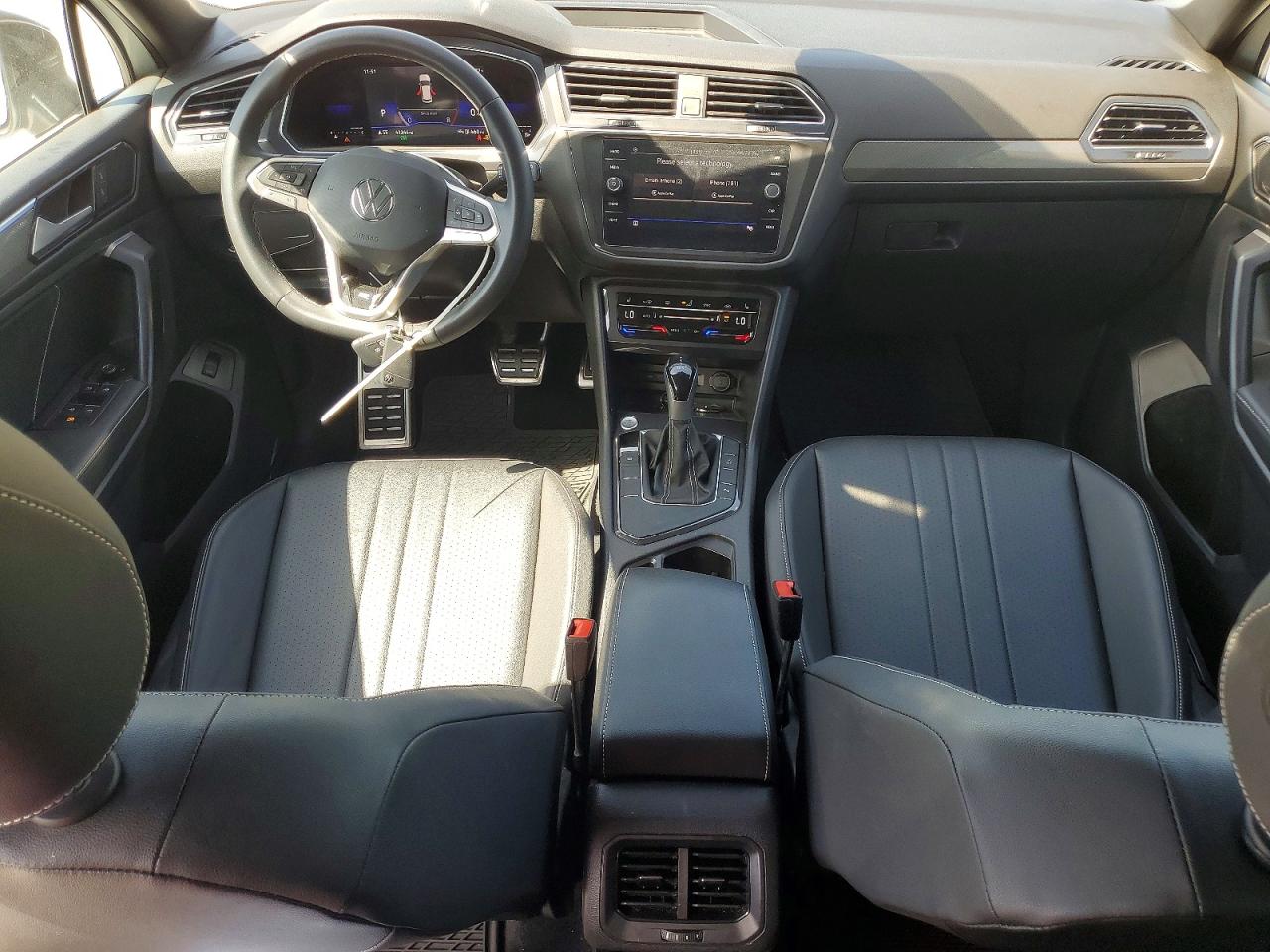 2023 Volkswagen Tiguan Se R-line Black White vin: 3VVCB7AX2PM038771