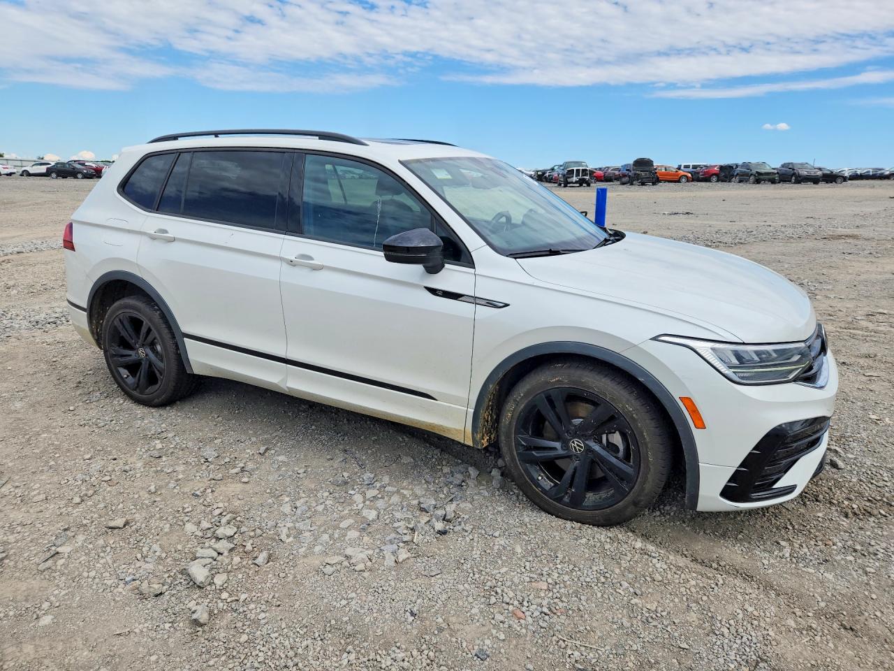 2023 Volkswagen Tiguan Se R-line Black White vin: 3VVCB7AX3PM049097