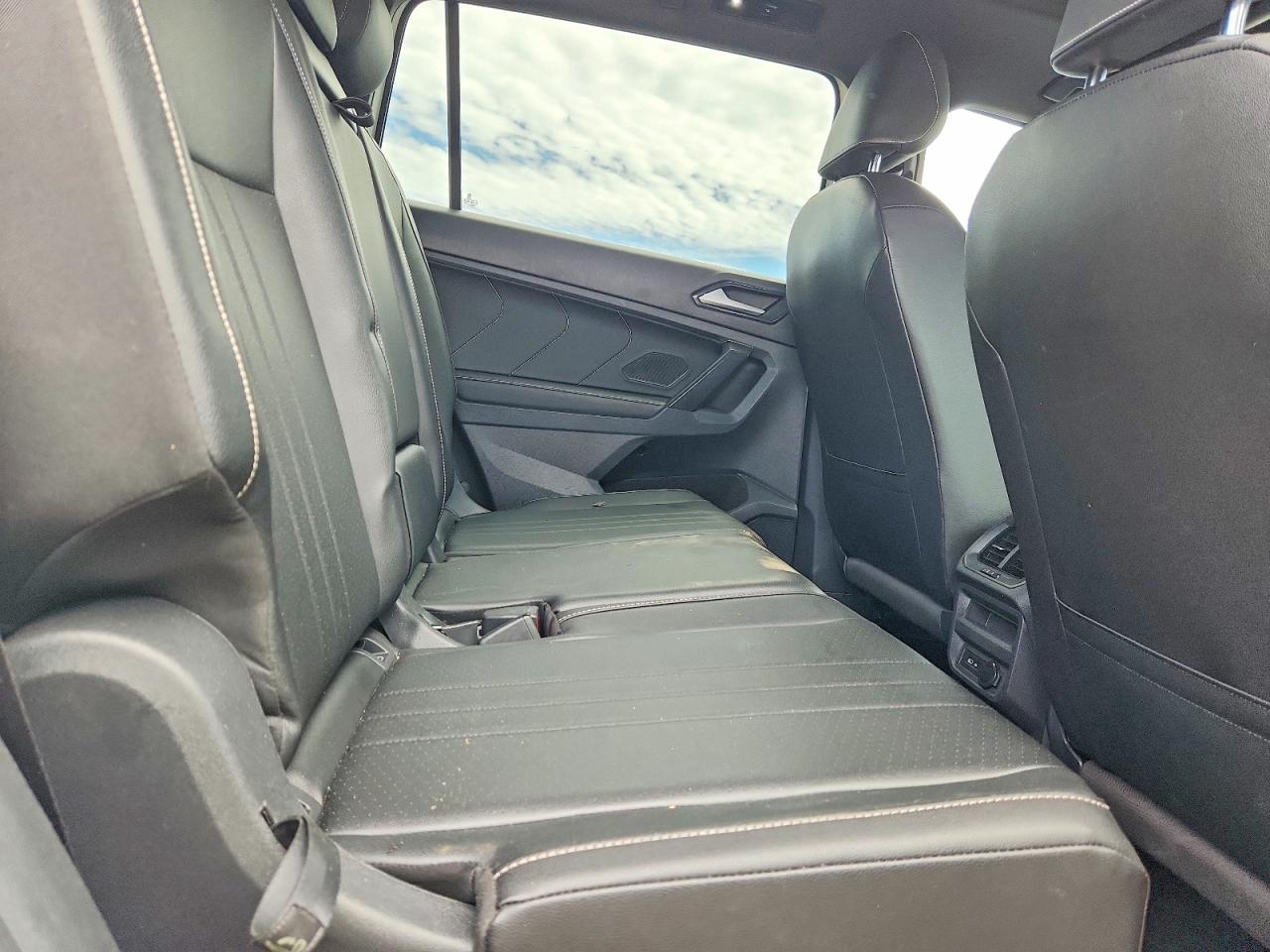 2023 Volkswagen Tiguan Se R-line Black White vin: 3VVCB7AX3PM049097