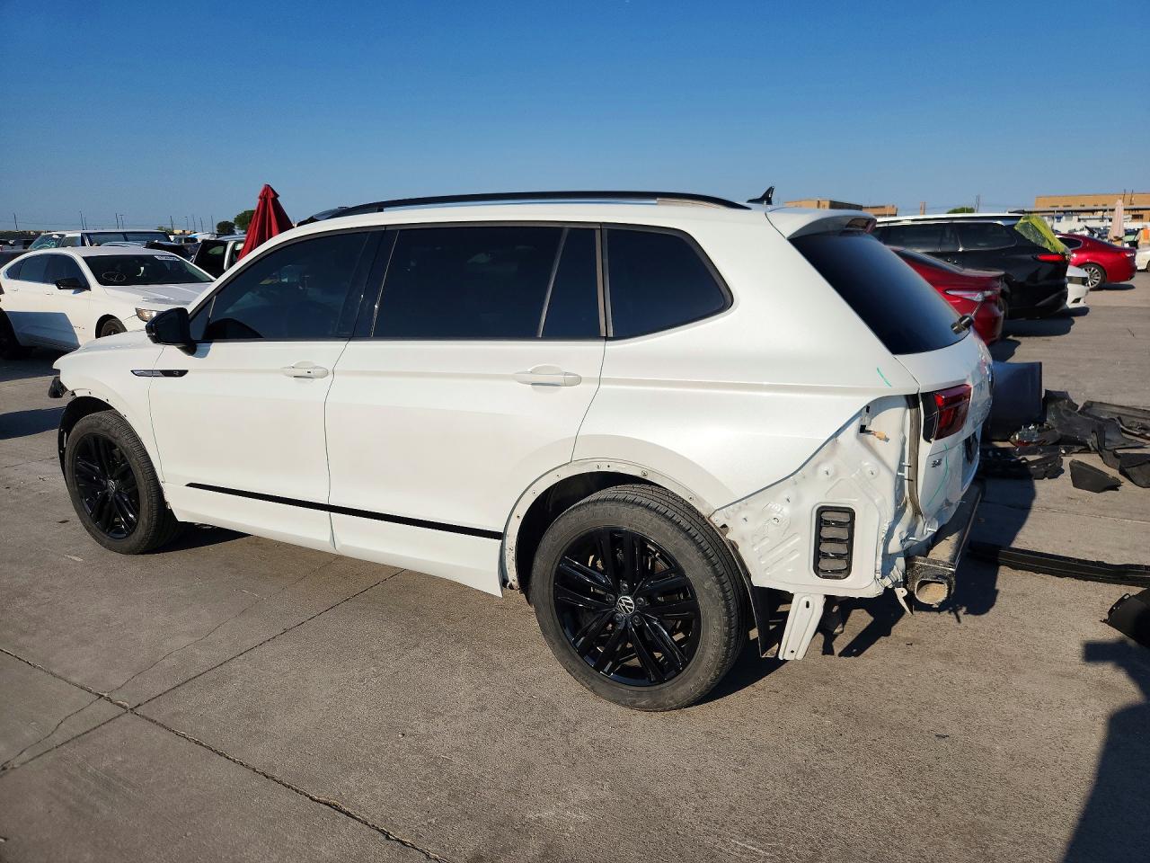2022 Volkswagen Tiguan Se R-line Black White vin: 3VVCB7AX5NM057716