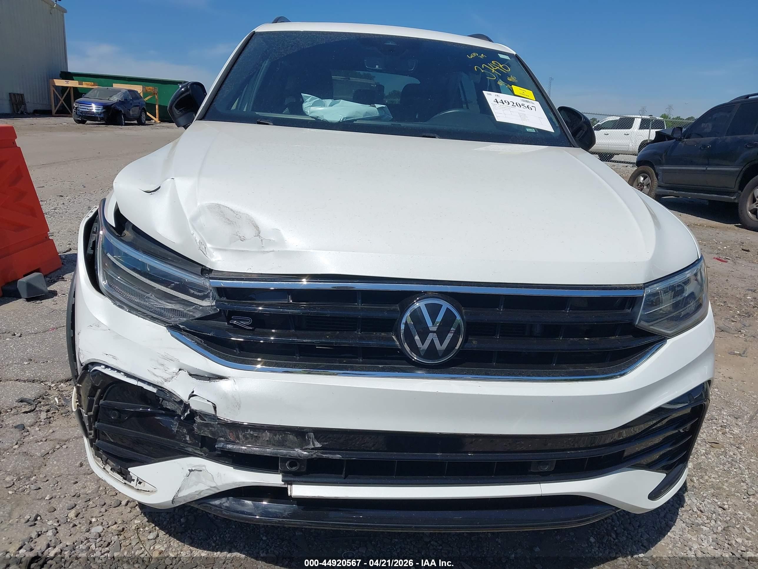 2022 Volkswagen Tiguan 2.0t Se R-line Black Белый vin: 3VVCB7AX5NM153748