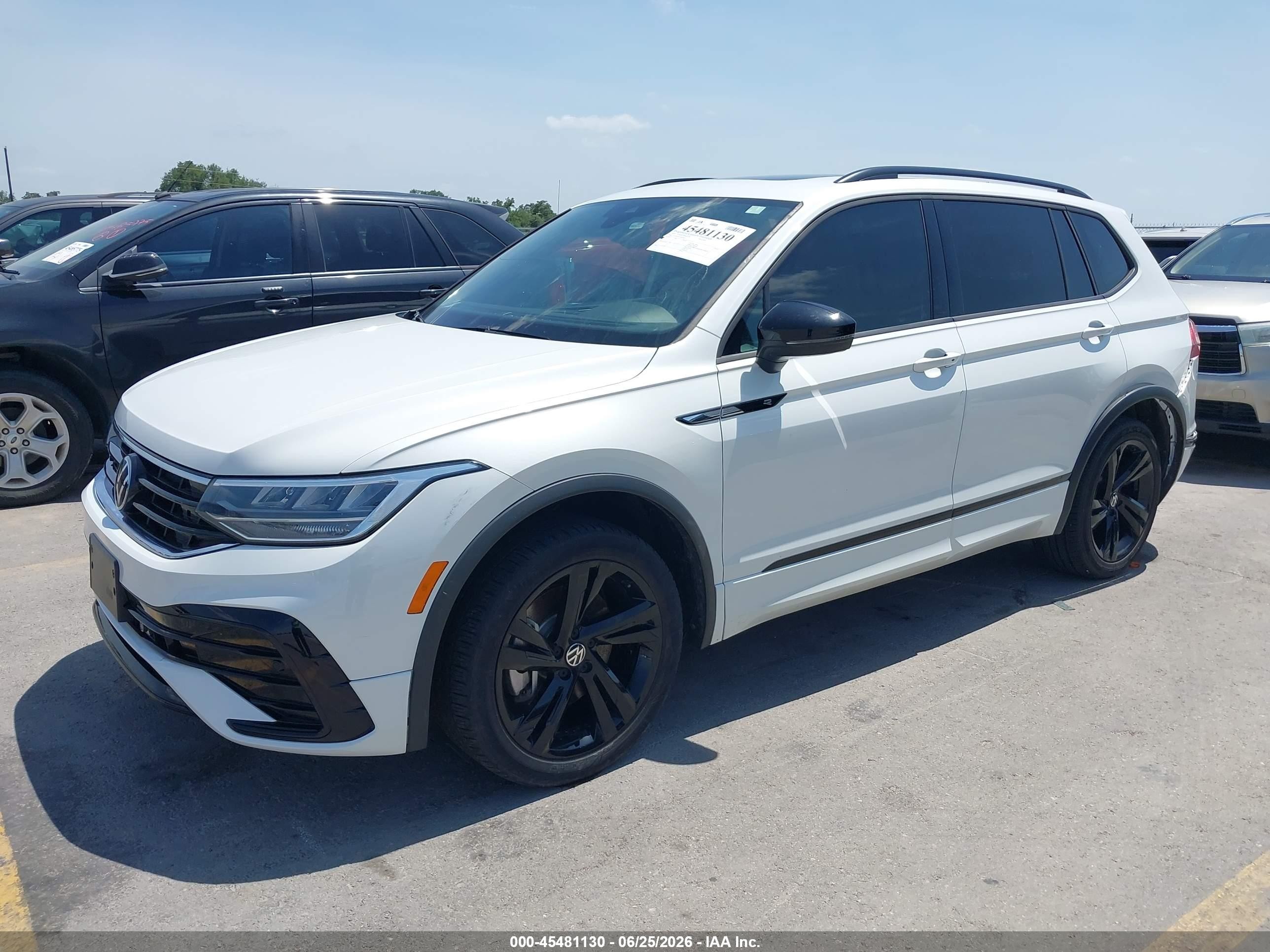 2023 Volkswagen Tiguan 2.0t Se R-line Black Белый vin: 3VVCB7AX7PM093653