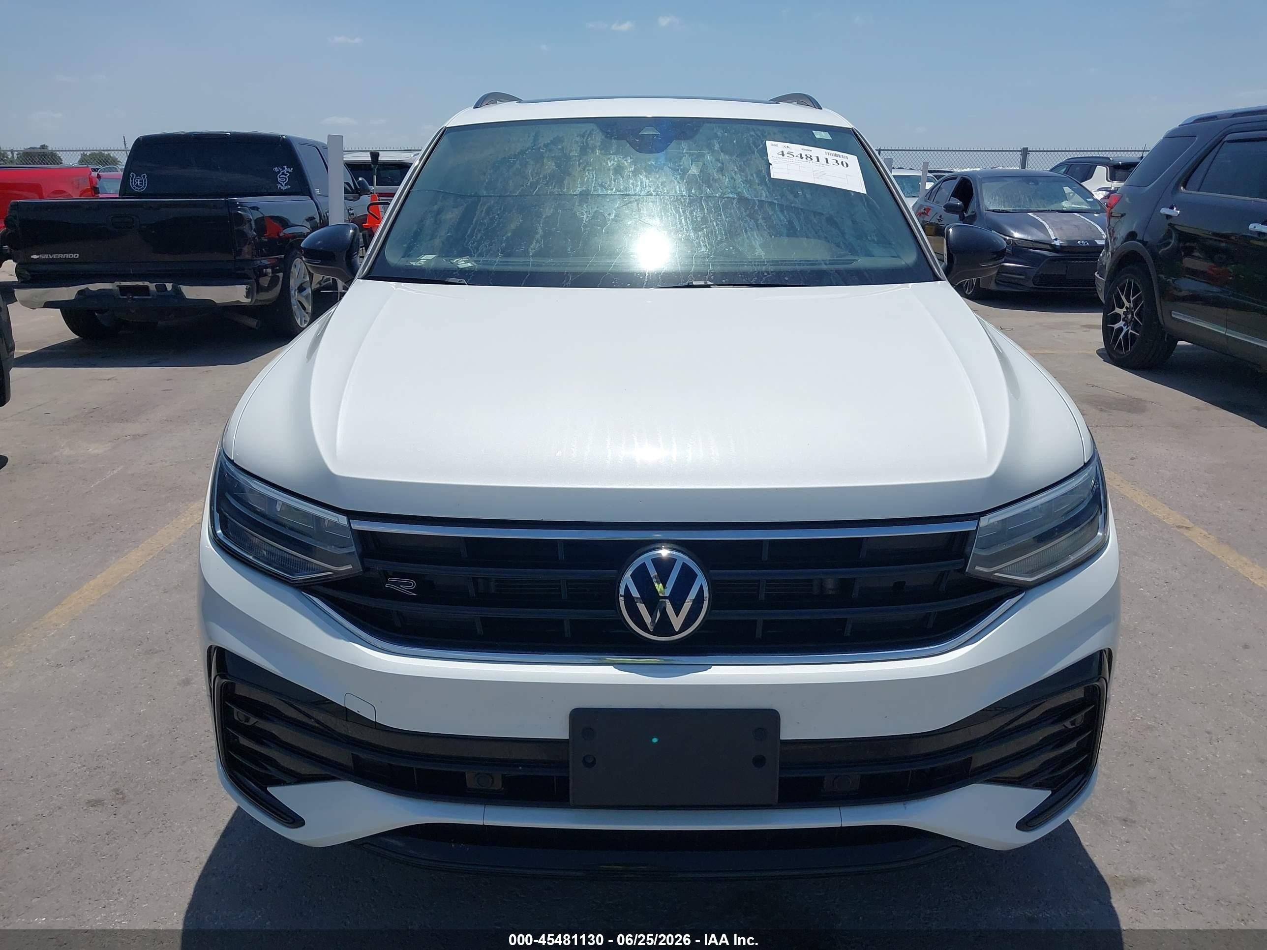 2023 Volkswagen Tiguan 2.0t Se R-line Black Белый vin: 3VVCB7AX7PM093653