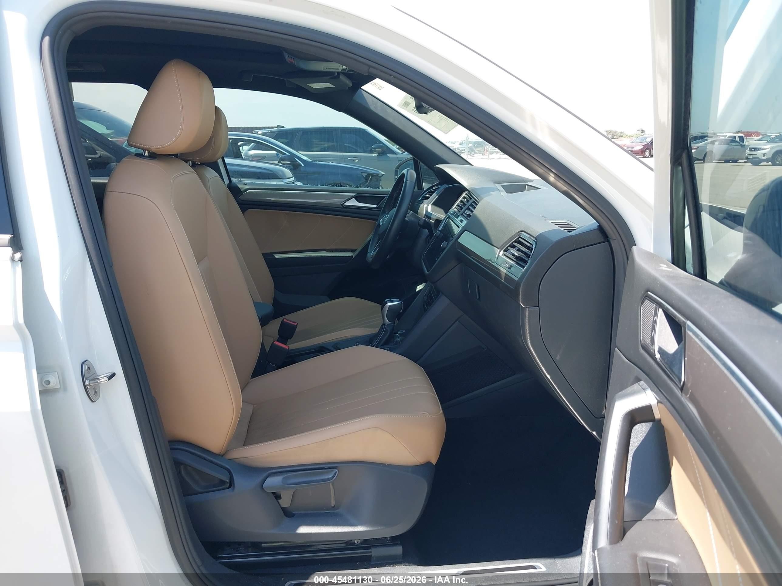 2023 Volkswagen Tiguan 2.0t Se R-line Black Белый vin: 3VVCB7AX7PM093653