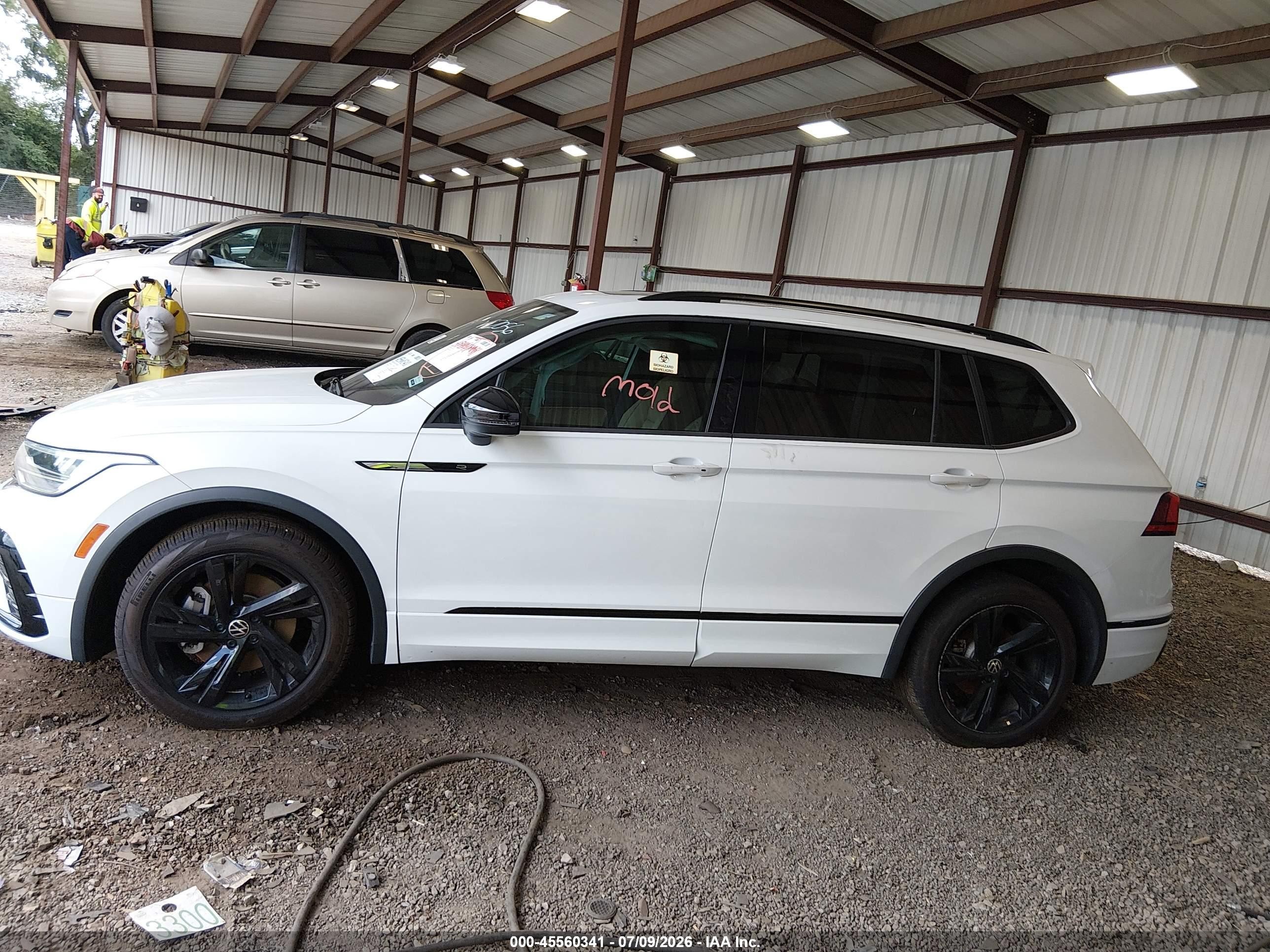 2024 Volkswagen Tiguan 2.0t Se R-line Black White vin: 3VVCB7AX9RM192056