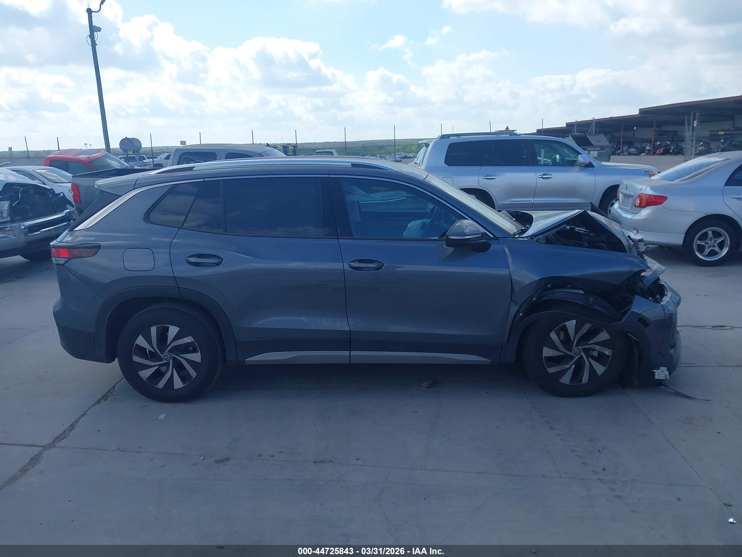 2025 Volkswagen Tiguan 2.0t S Gray vin: 3VVCR7RM5SM029786