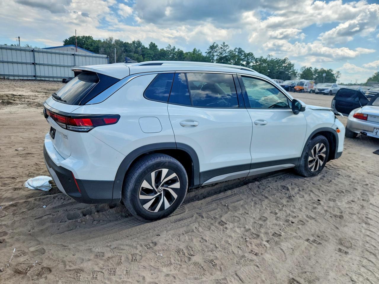 2025 Volkswagen Tiguan S Белый vin: 3VVCR7RMXSM012045