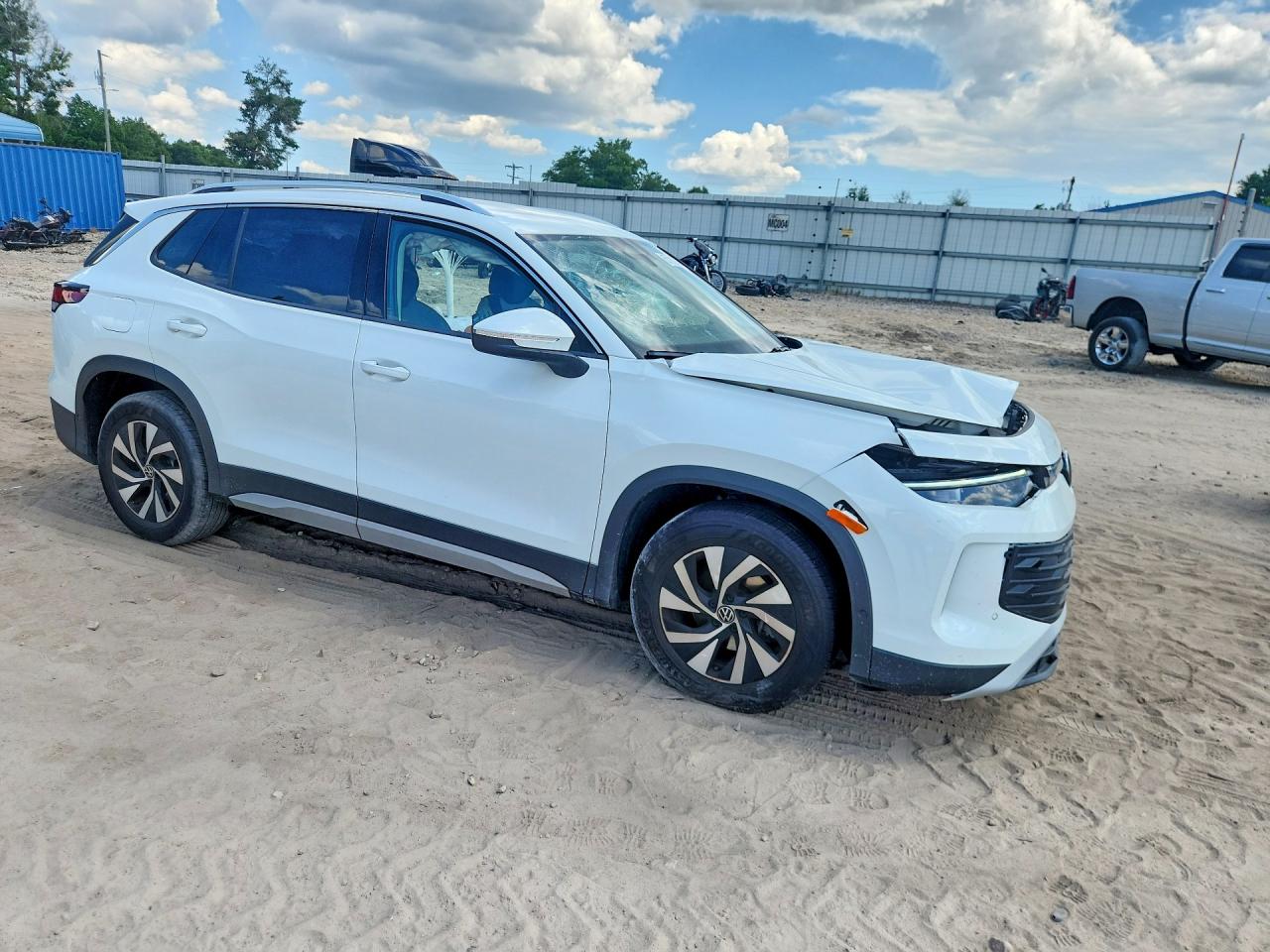 2025 Volkswagen Tiguan S Белый vin: 3VVCR7RMXSM012045